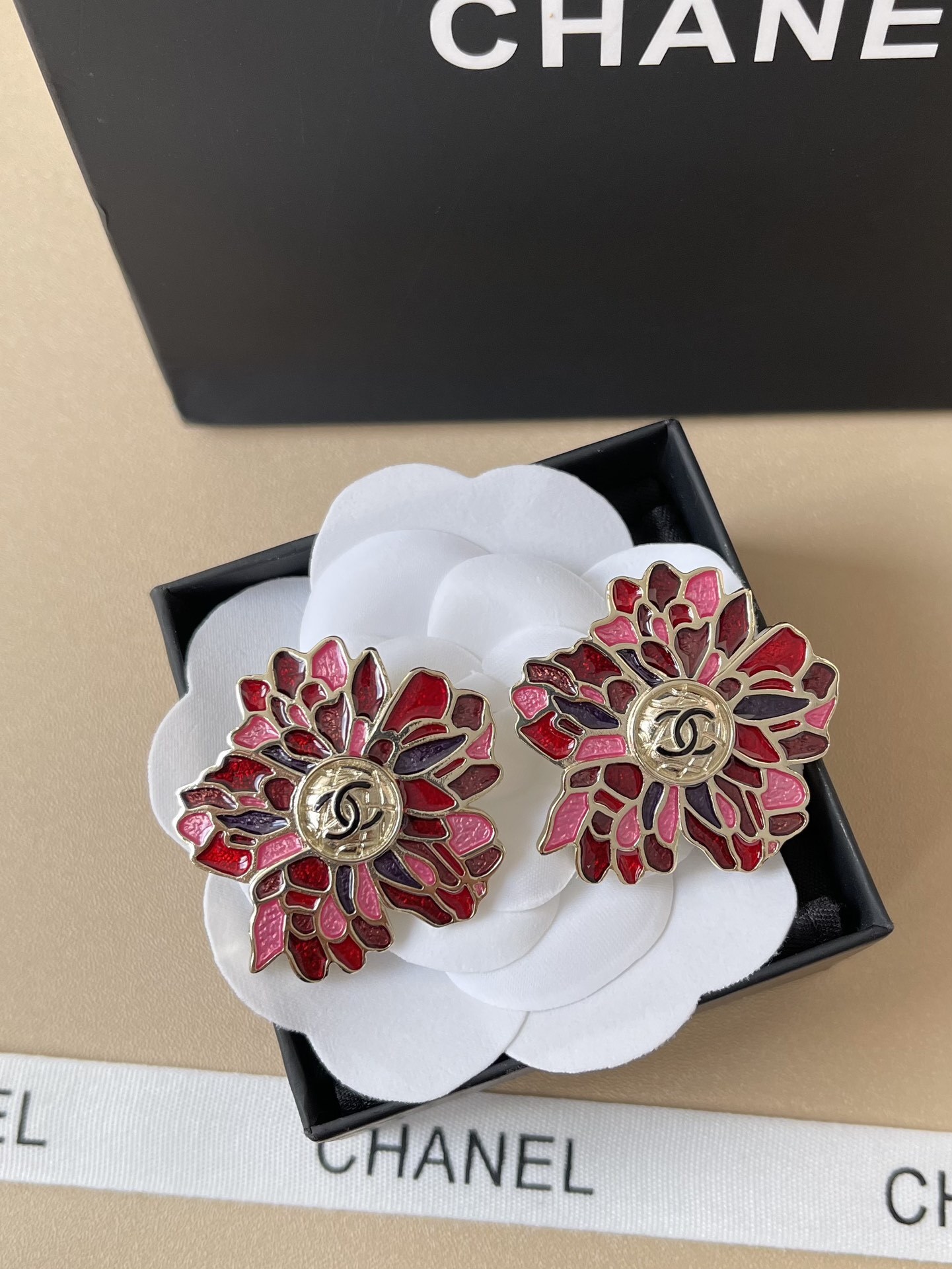 Chanel 2024/25 Métiers d'art Floral Stud Earrings - Gold & Multicolour