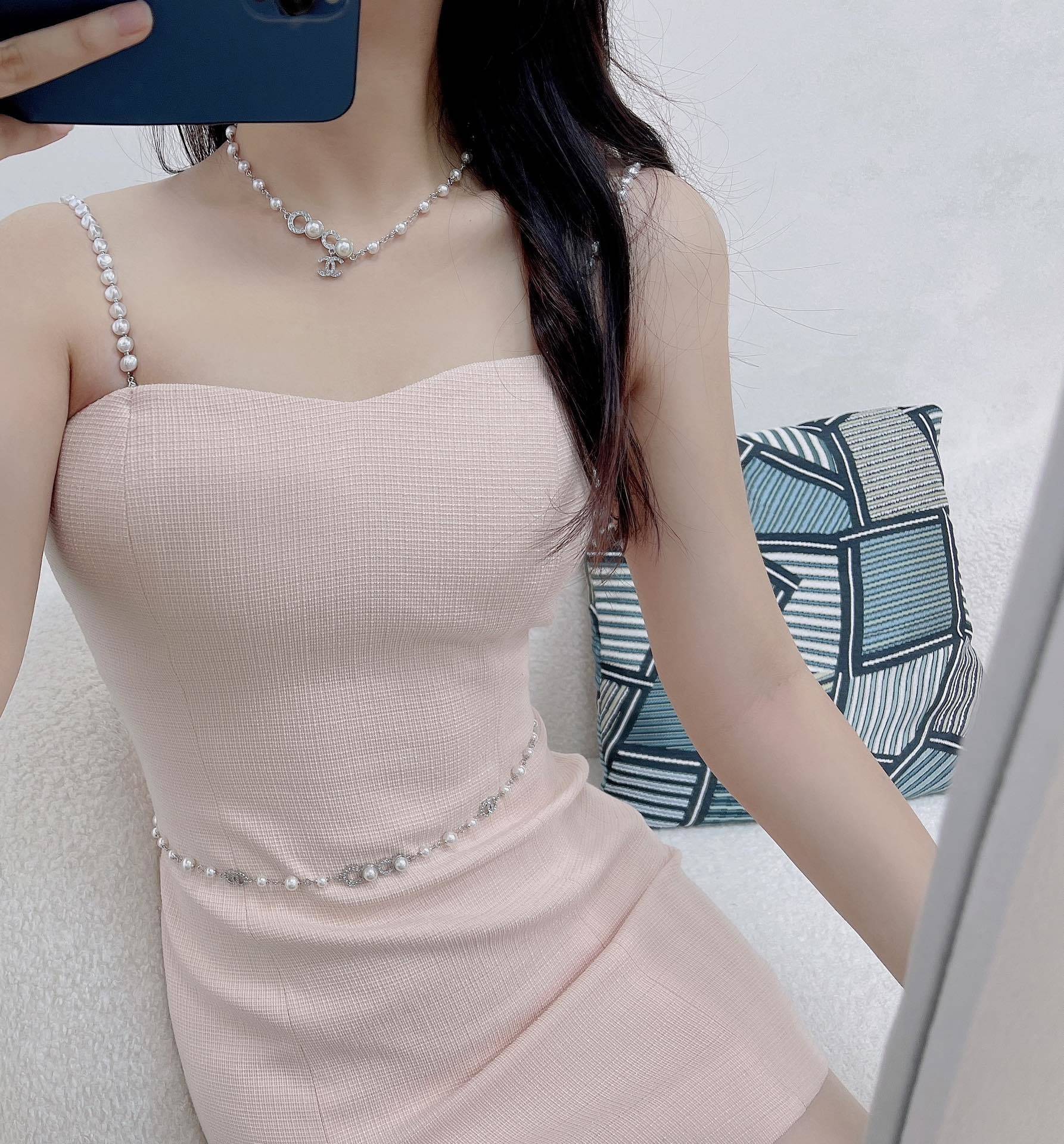 Chanel 2025 SS Pearl & Rhinestone Chain Belt - Silver & White