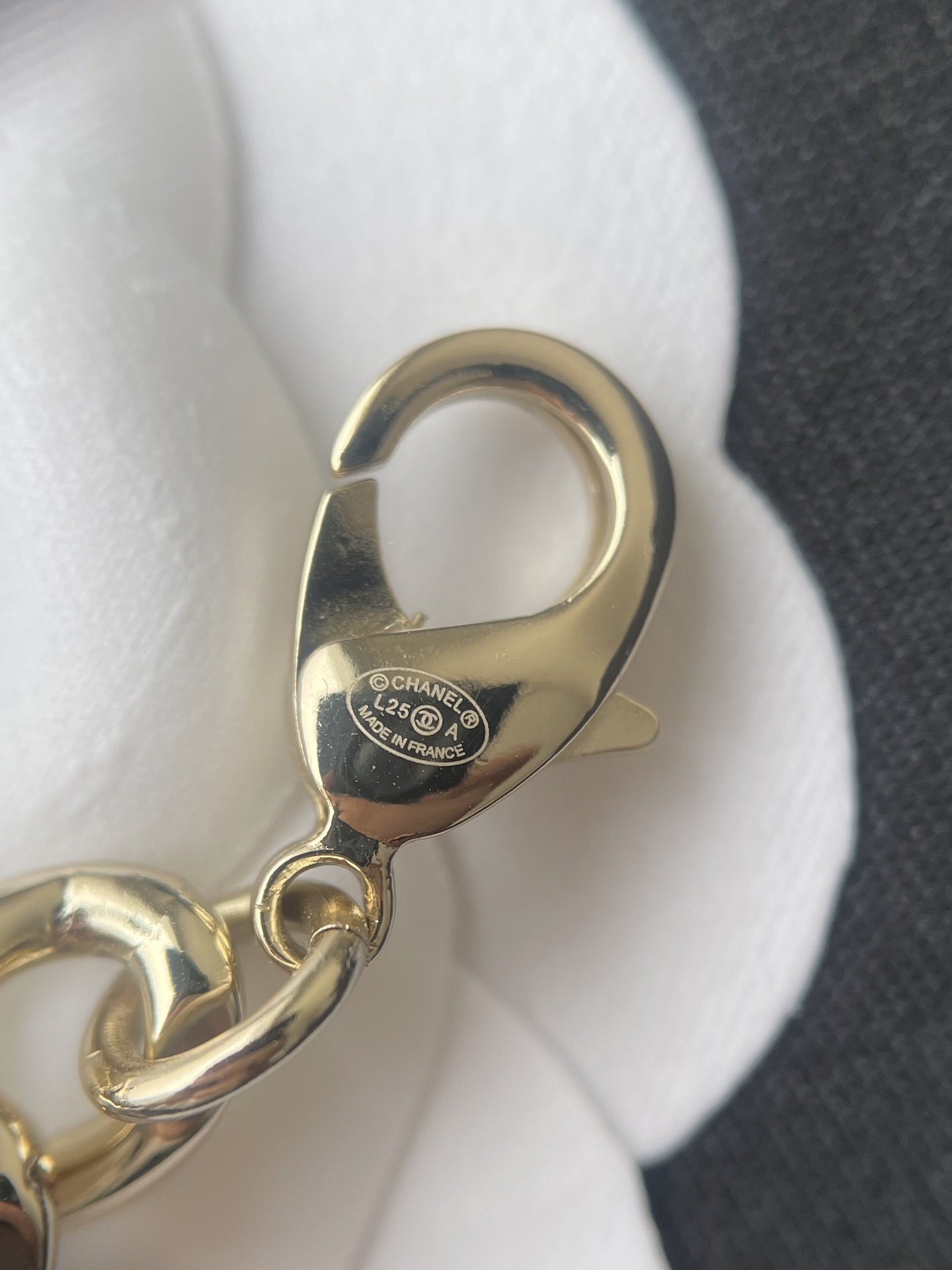 Chanel 2024/25 Metiers d'Art Chain Belt Gold & Black CC Padlock