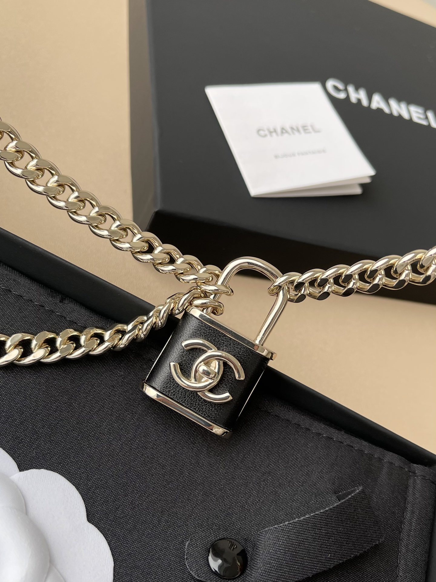 Chanel 2024/25 Metiers d'Art Chain Belt Gold & Black CC Padlock