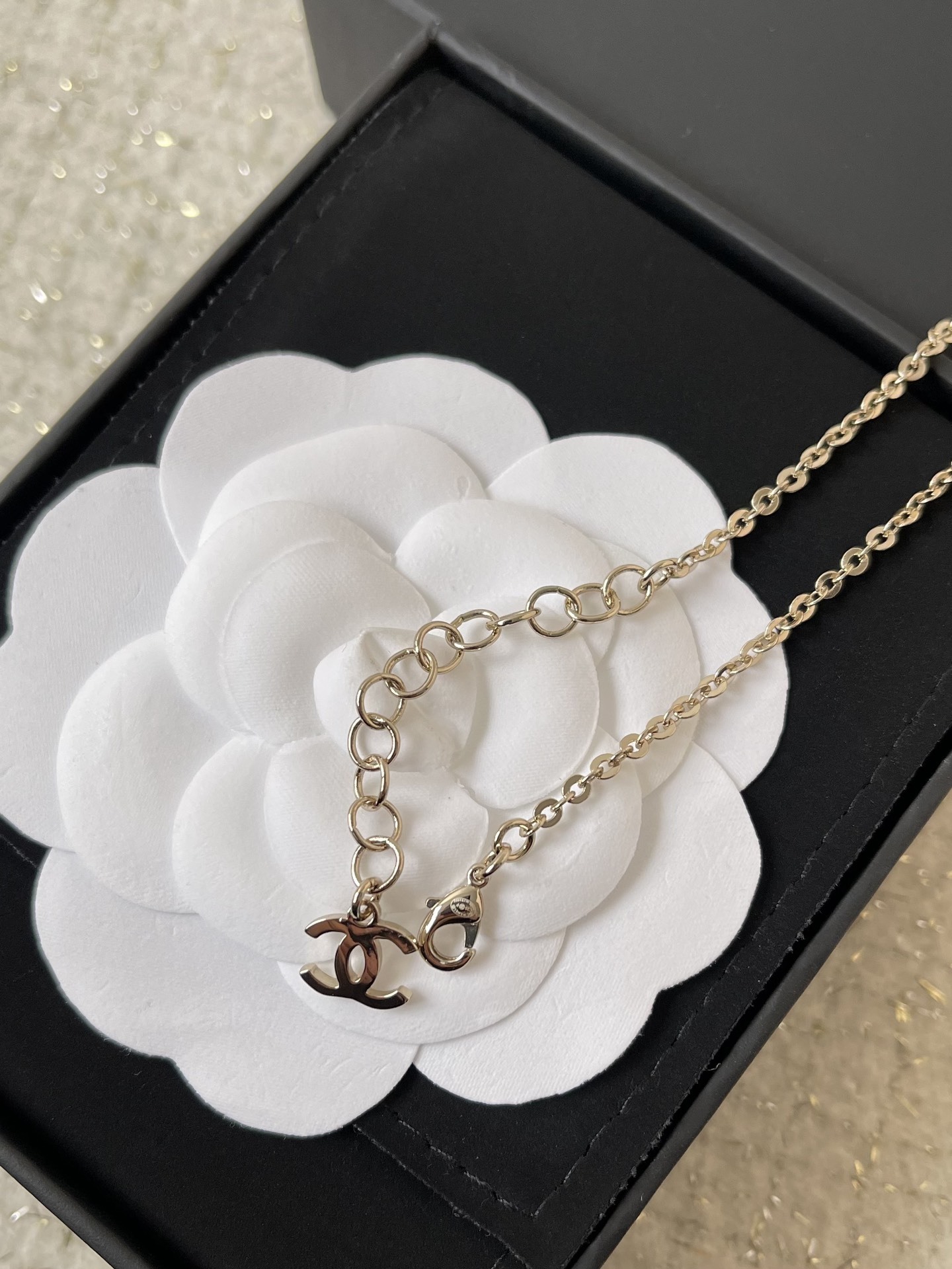 Luxury Heart Crystal CC Logo Bracelet - 2025 Spring Summer Edition