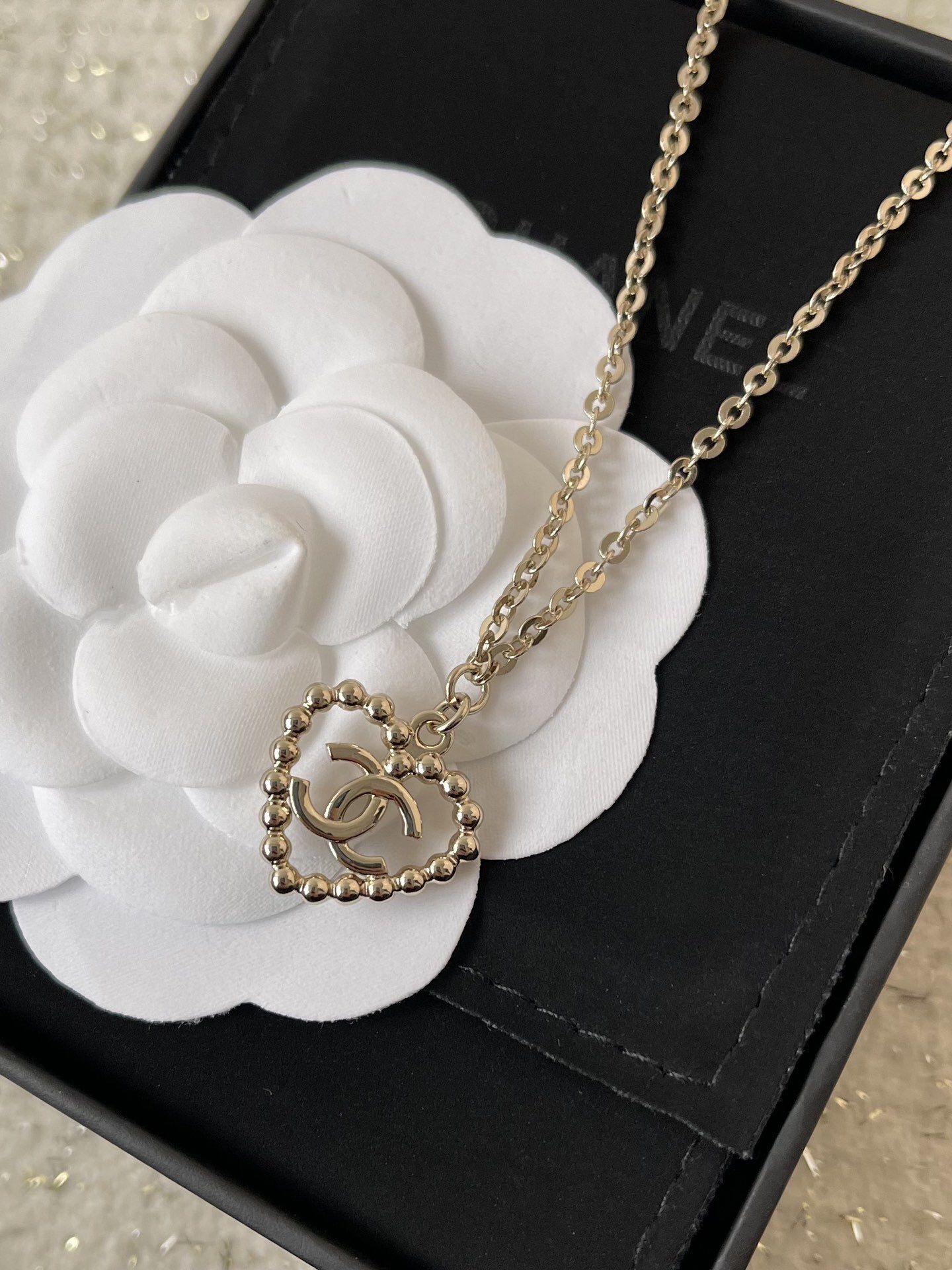 Luxury Heart Crystal CC Logo Bracelet - 2025 Spring Summer Edition