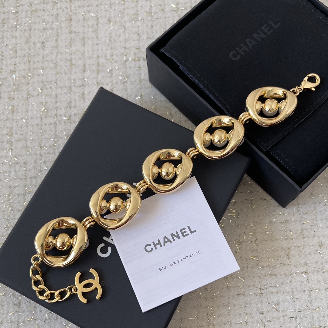 Chanel Gold-Tone Pearl Link Bracelet Luxury Fashion Jewelry