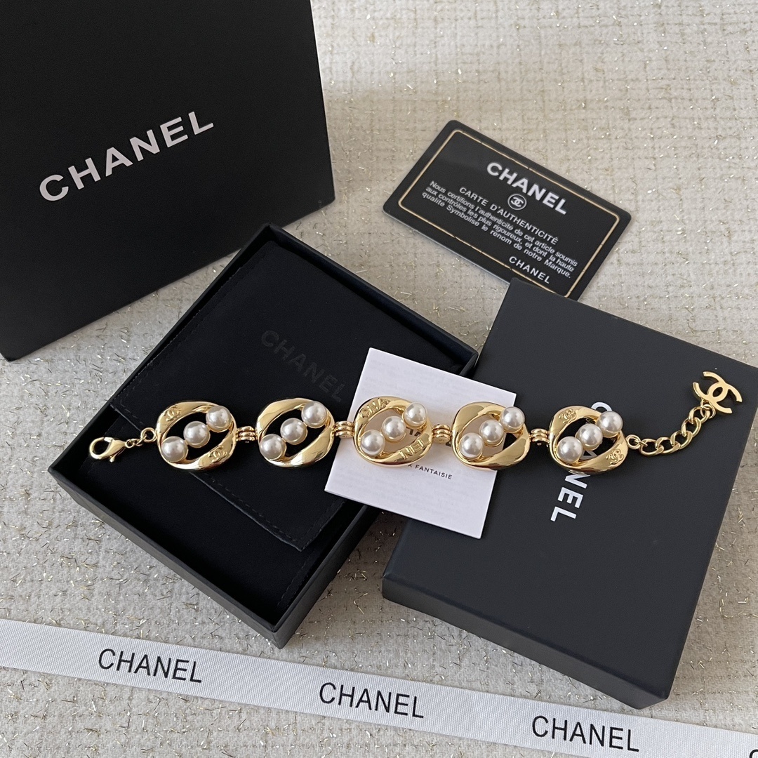 Chanel Gold-Tone Pearl Link Bracelet Luxury Fashion Jewelry