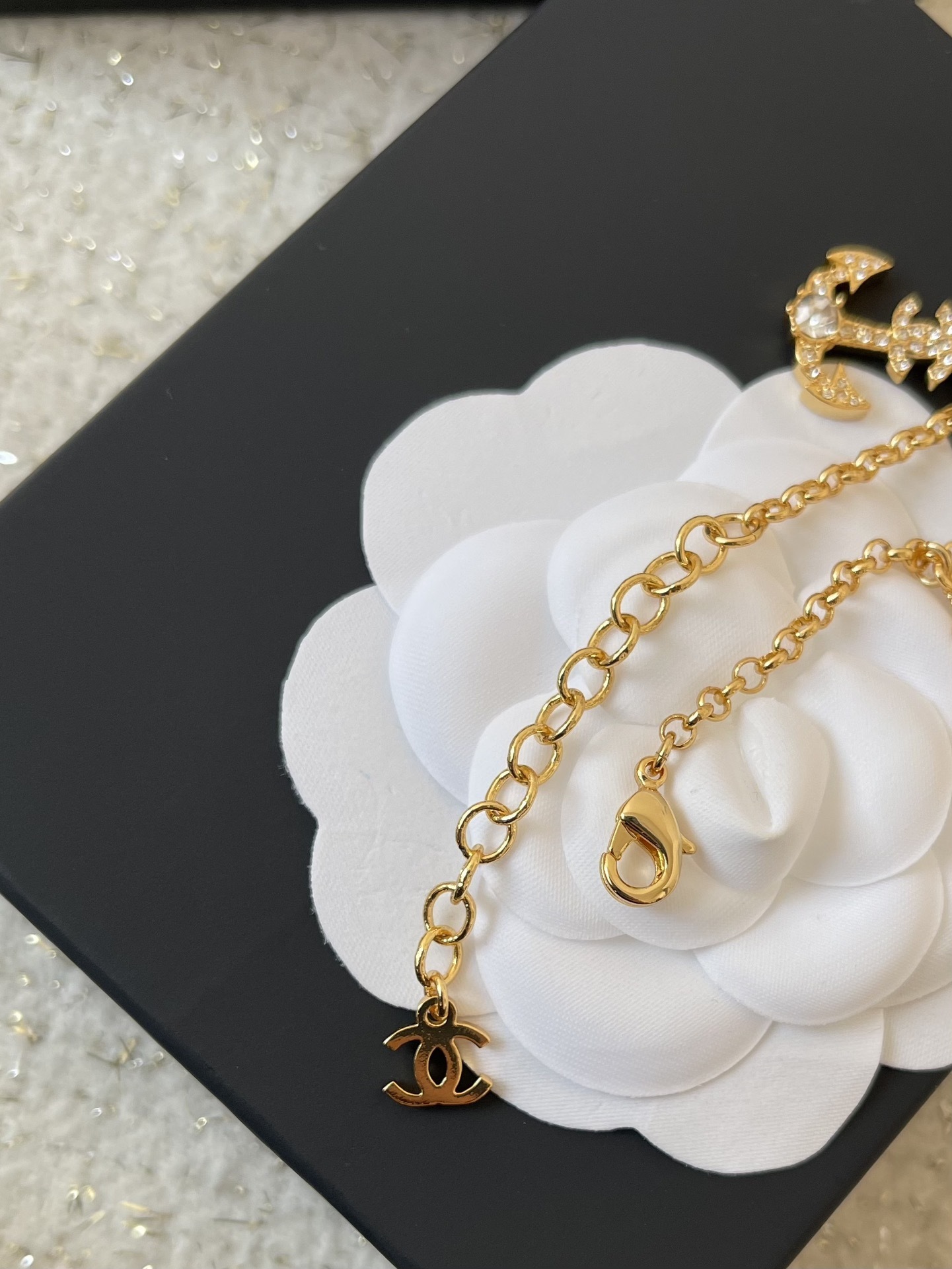 Luxury Gold Marine Charm Bracelet with Starfish and CC Logo