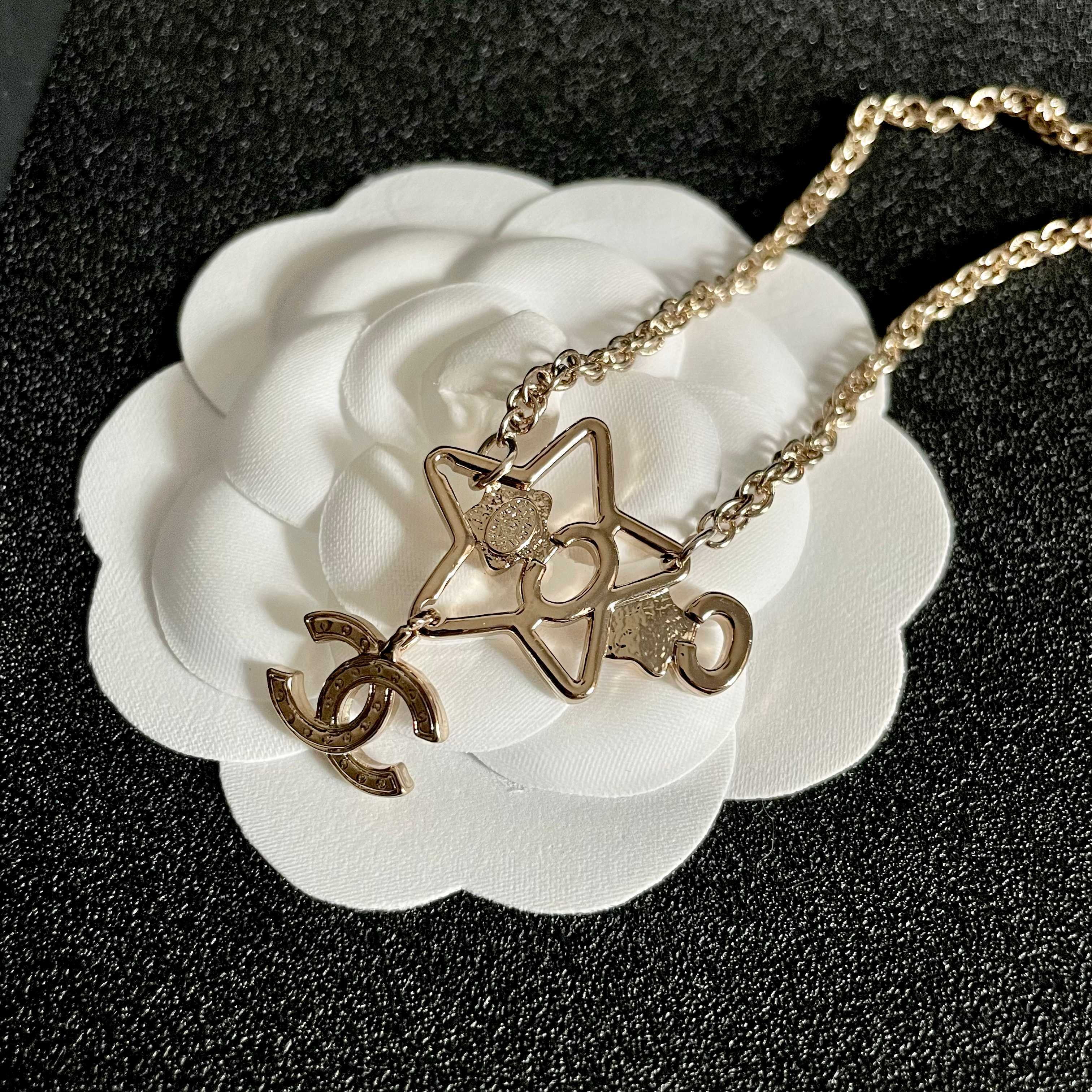 Elegant Star and CC Crystal Logo Pendant Necklace for Women