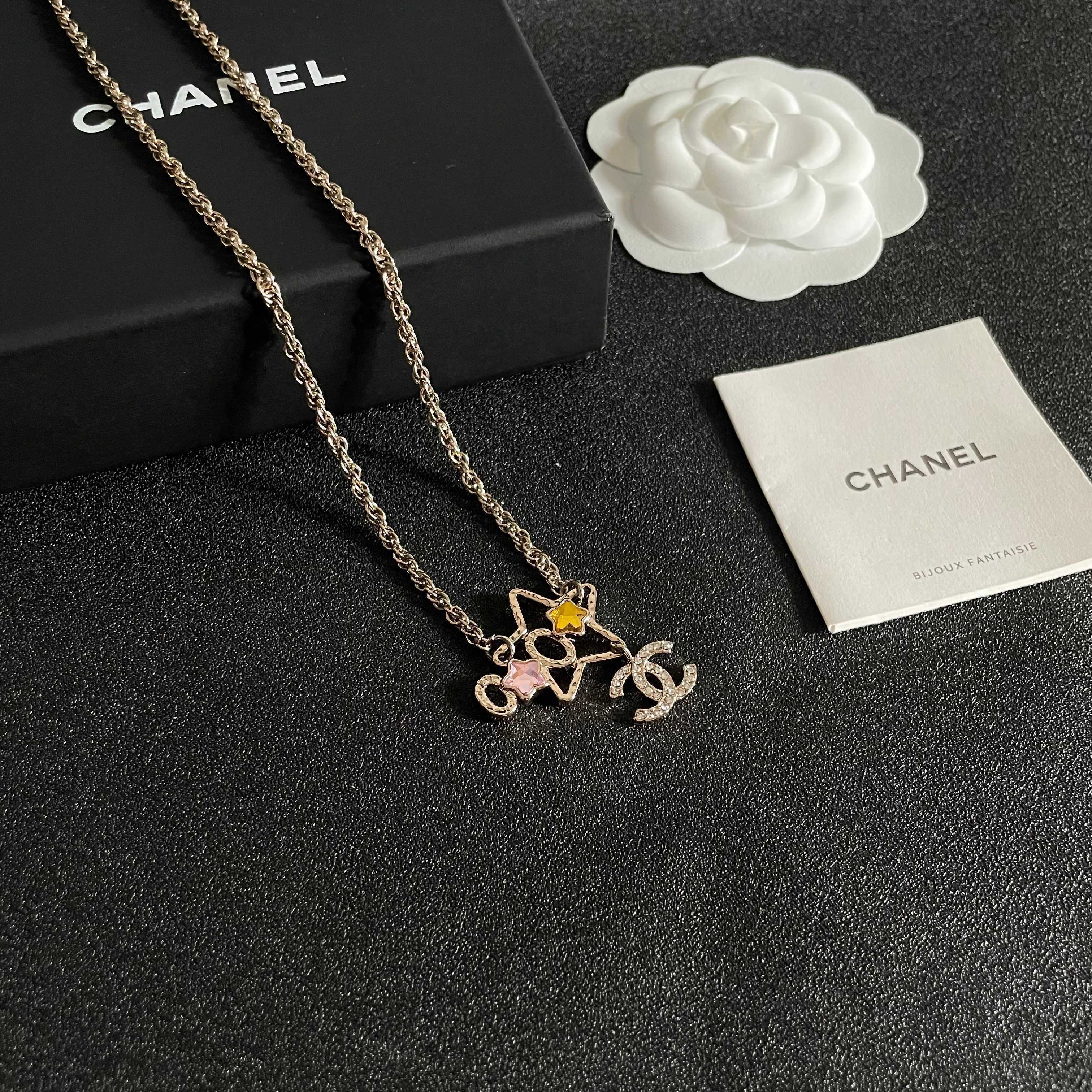 Elegant Star and CC Crystal Logo Pendant Necklace for Women