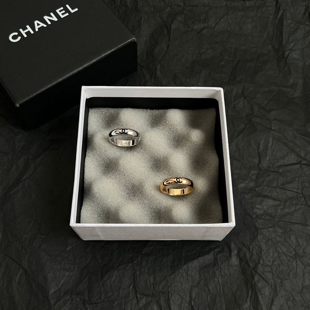 Elegant Minimalist Silver Wavy Ring & Designer Inspired Band Set