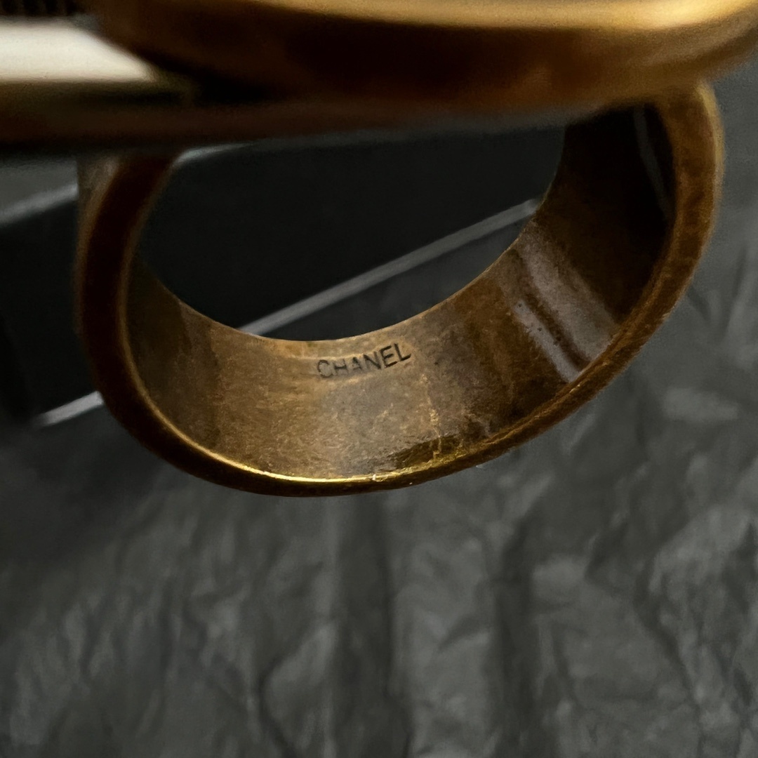 Chanel Vintage Paris CC Logo Round Signet Ring - Gold & Silver