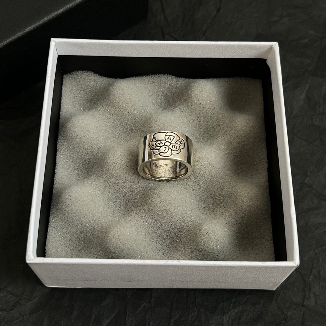 Luxury Chanel Camellia Flower Engraved Band Ring - Elegant Jewelry