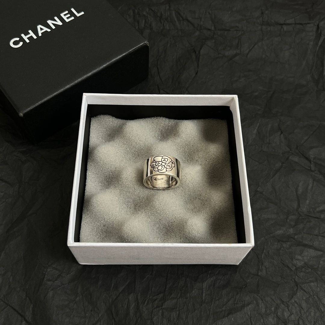 Luxury Chanel Camellia Flower Engraved Band Ring - Elegant Jewelry