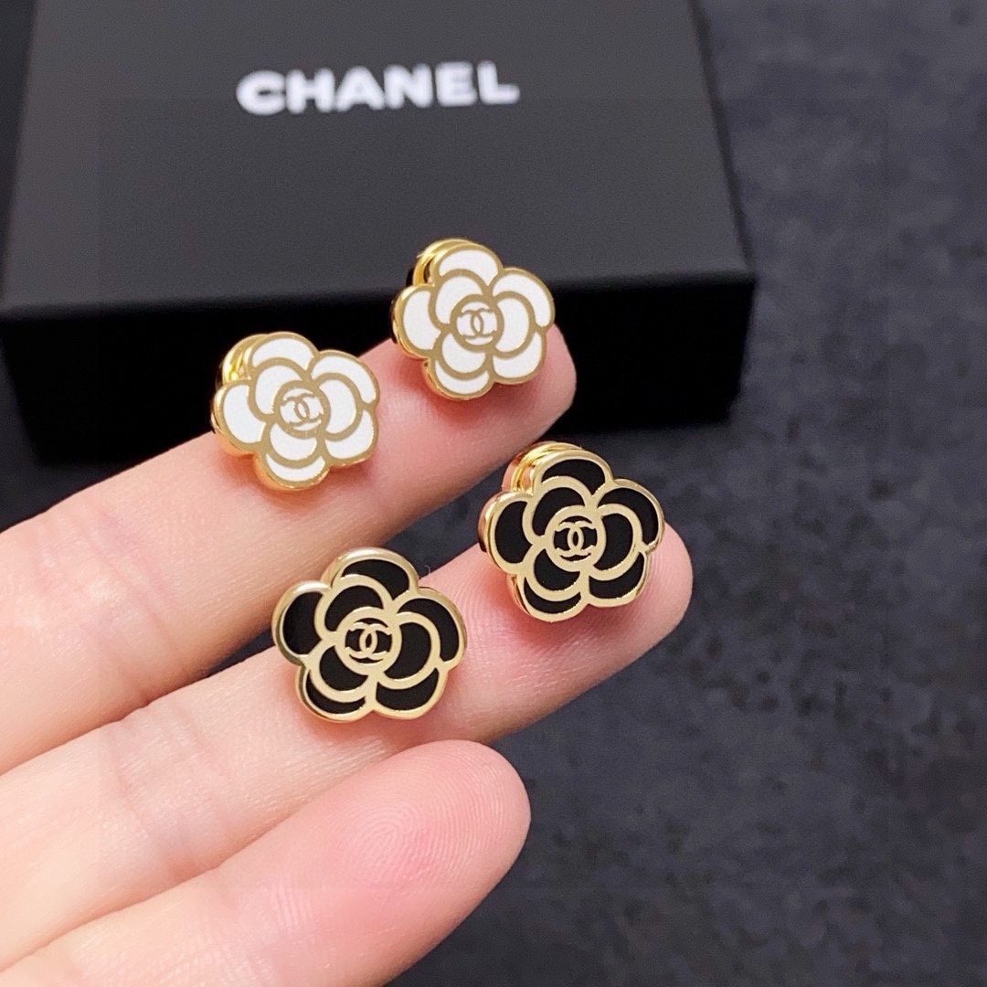Luxury Camellia Flower Stud Earrings - Elegant Gold Enamel Jewelry