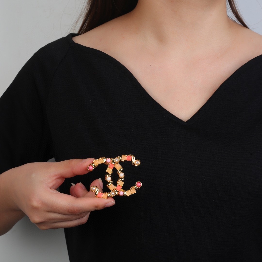 Luxury Chanel CC Gold Brooch with Coral Stones and Pearls
