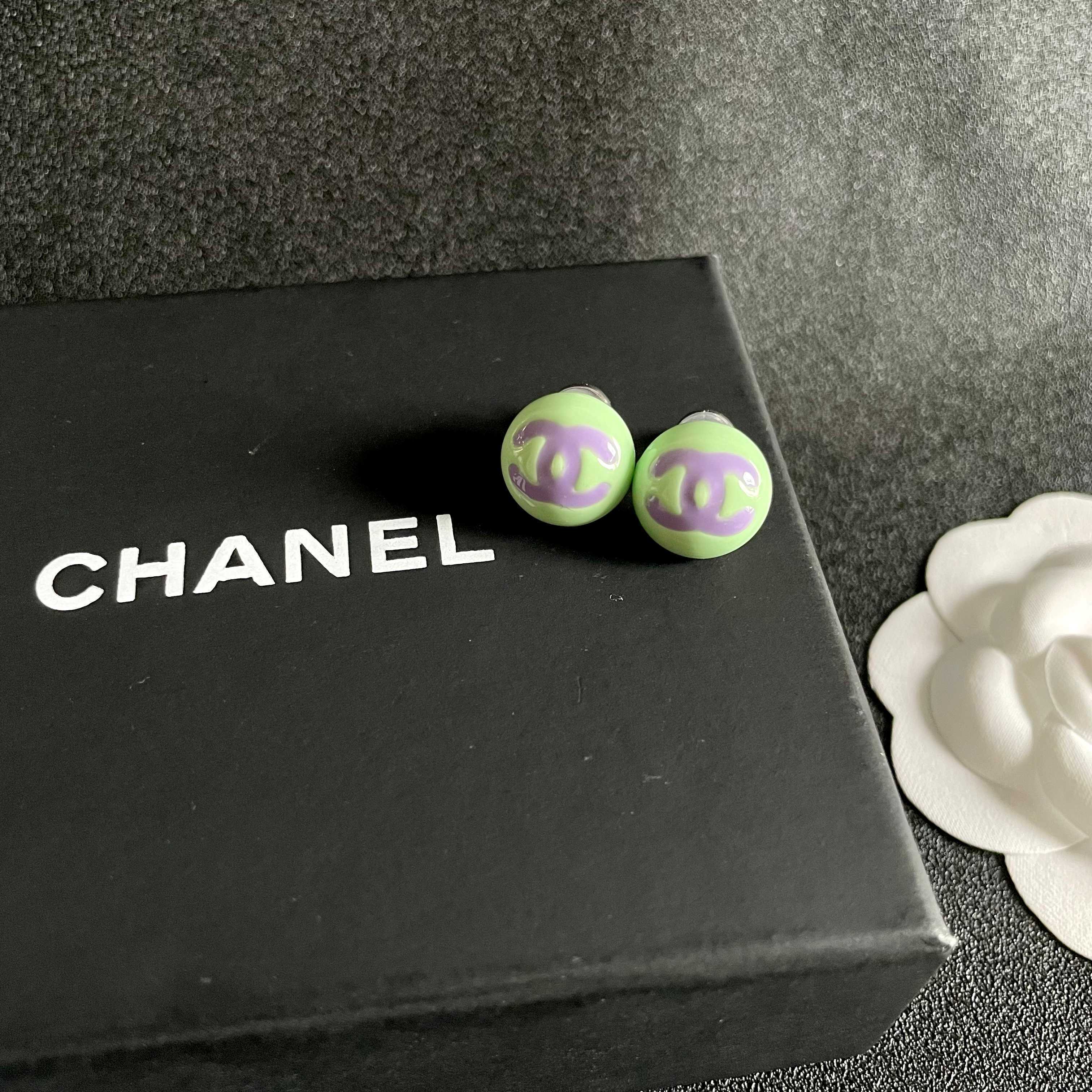 Chic Pastel Green & Purple Round Stud Earrings - Trendy Fashion