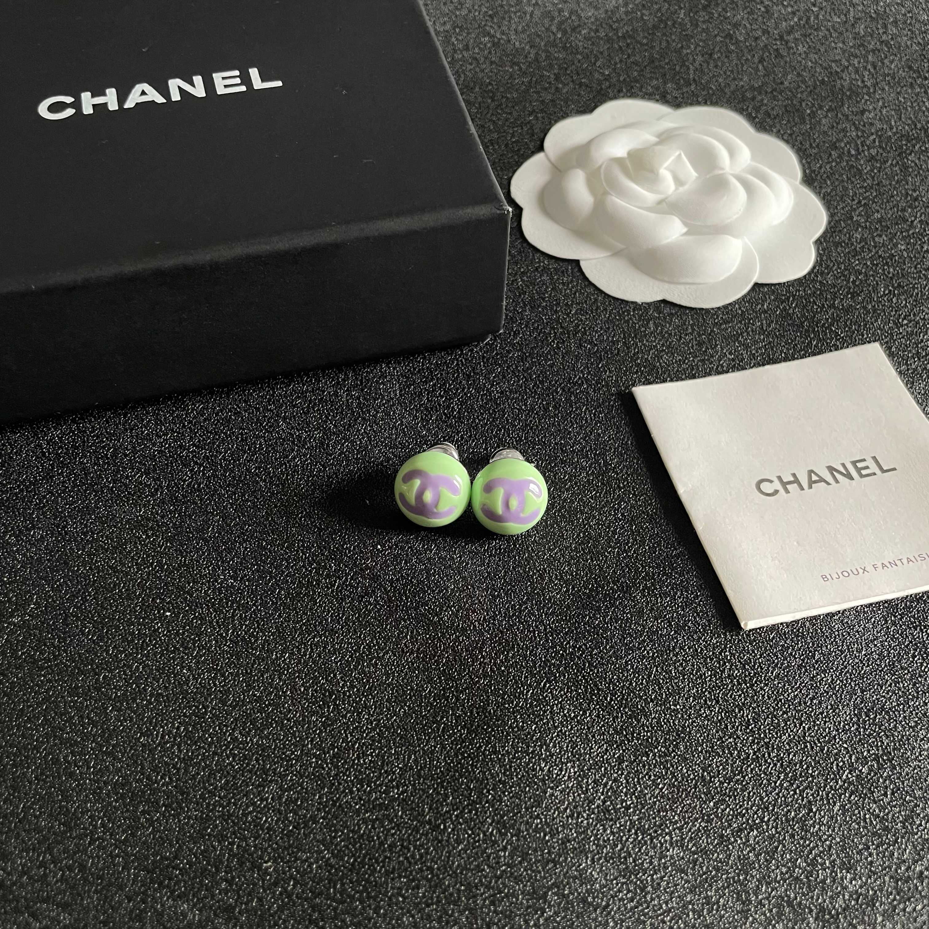 Chic Pastel Green & Purple Round Stud Earrings - Trendy Fashion