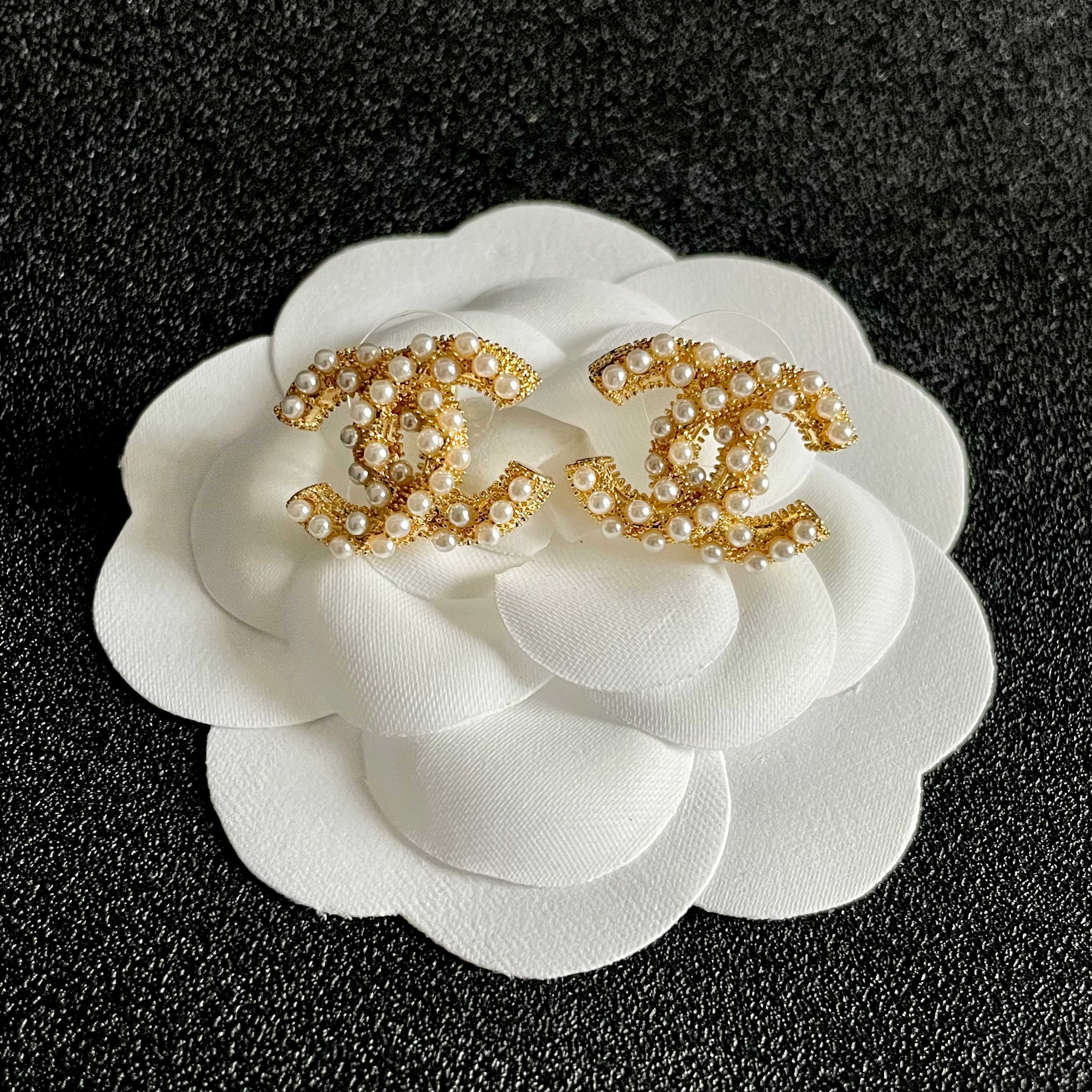 Elegant Pearl Inlaid CC Stud Earrings - Timeless Luxury Jewelry