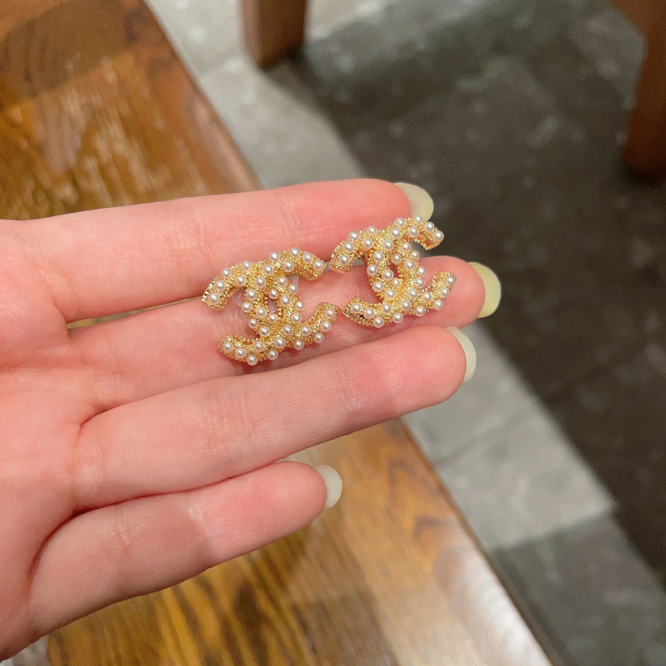 Elegant Pearl Inlaid CC Stud Earrings - Timeless Luxury Jewelry