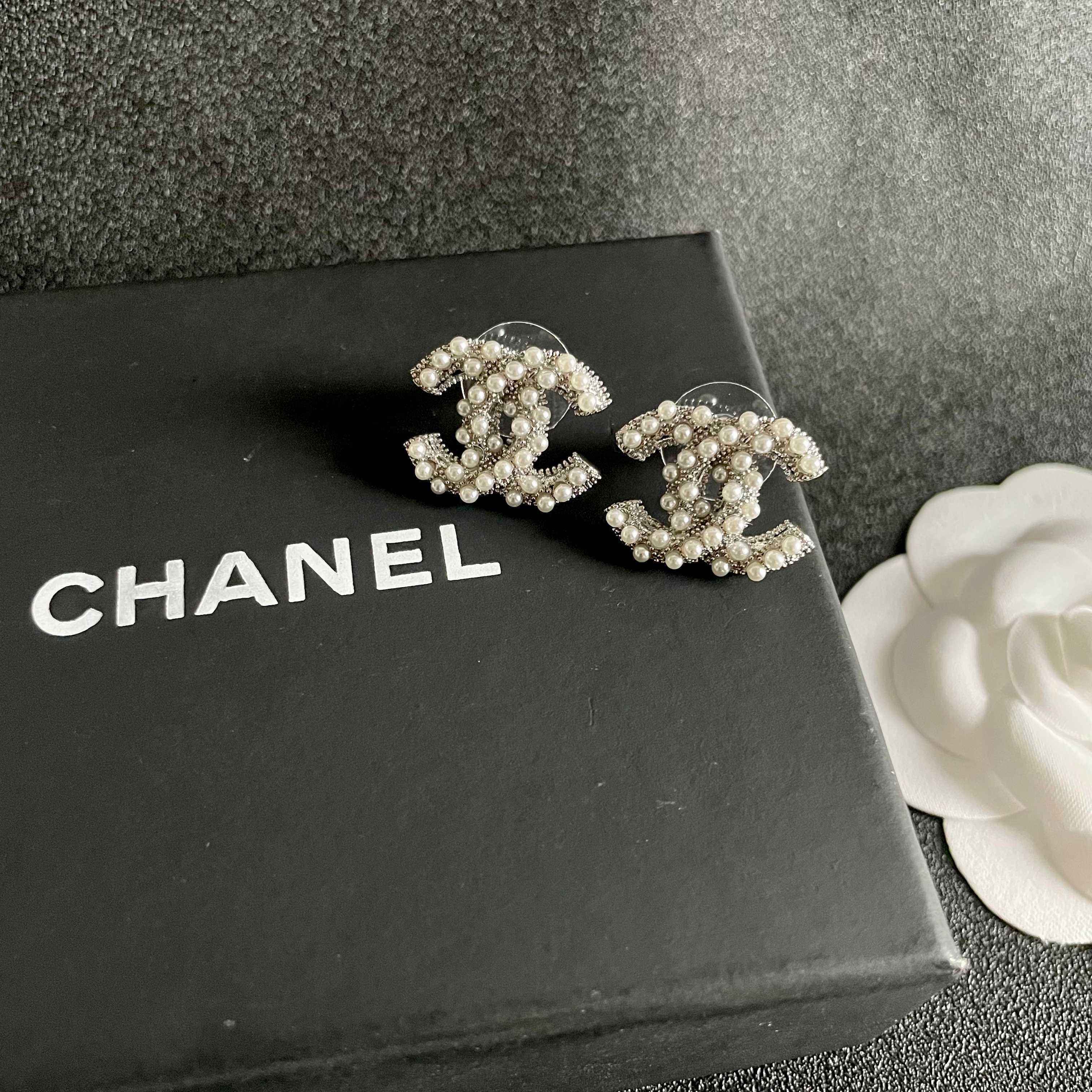 Elegant Pearl Encrusted Double C Logo Stud Earrings for Women