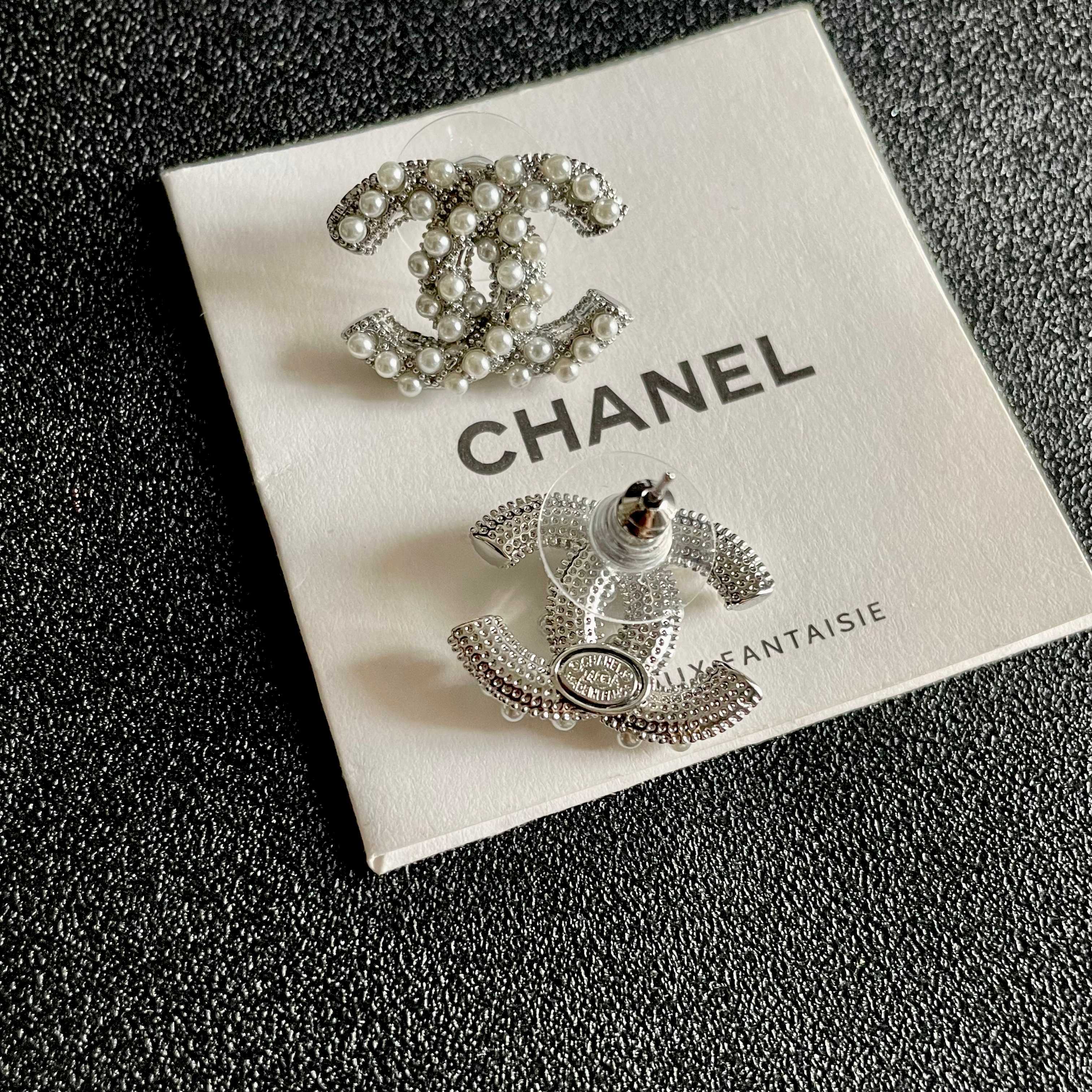 Elegant Pearl Encrusted Double C Logo Stud Earrings for Women