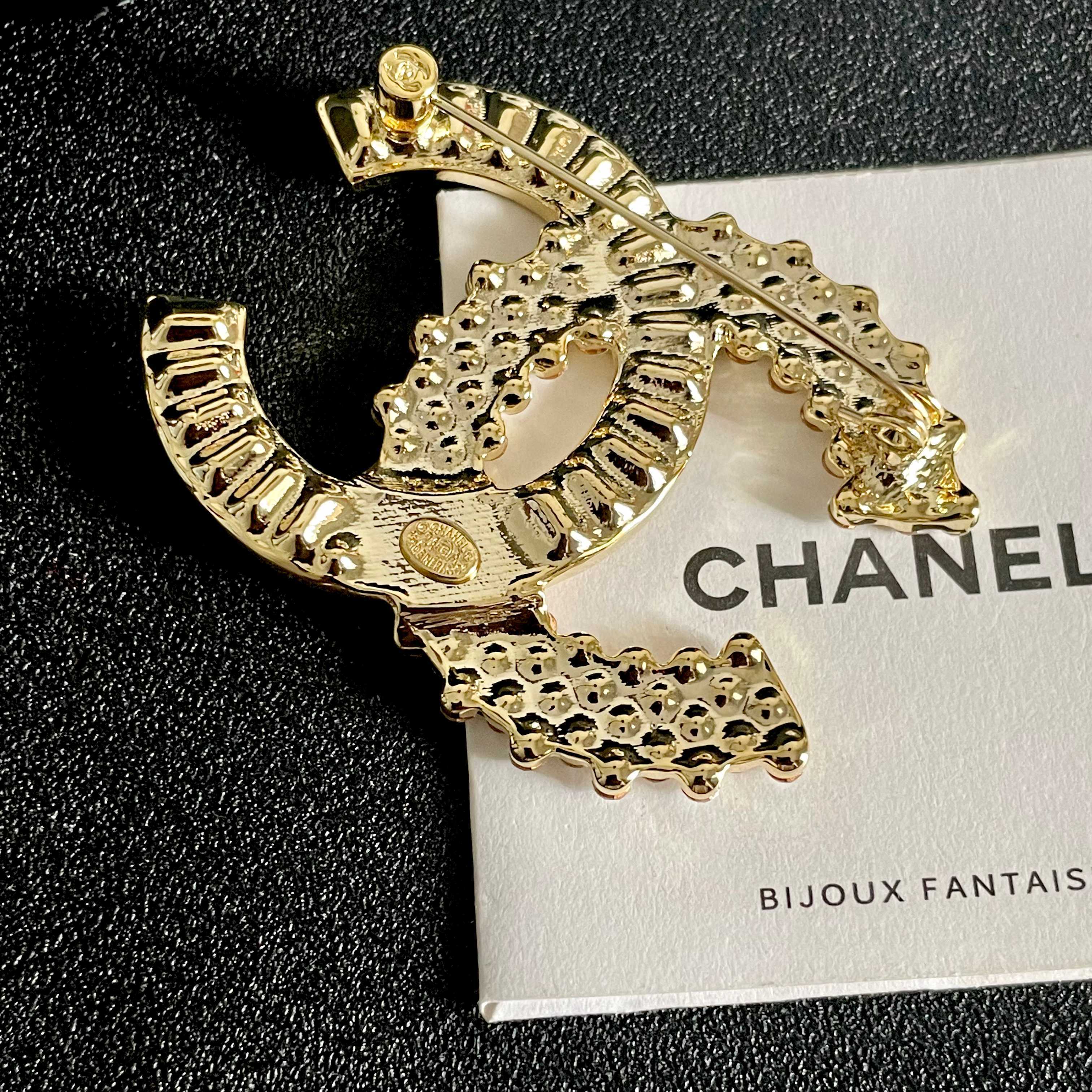 Elegant Rhinestone Interlocking C Brooch Pin for Suits & Dresses