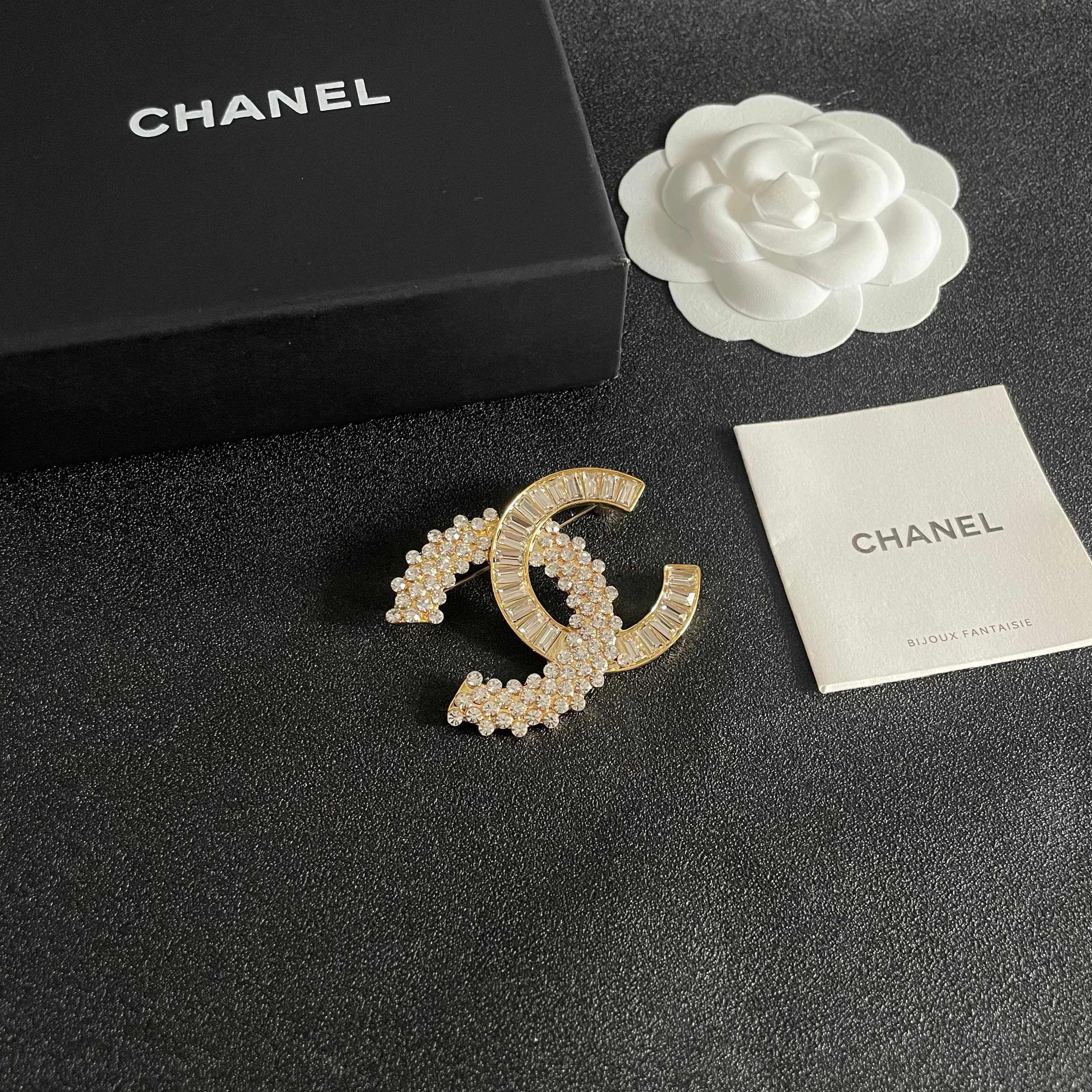 Elegant Rhinestone Interlocking C Brooch Pin for Suits & Dresses