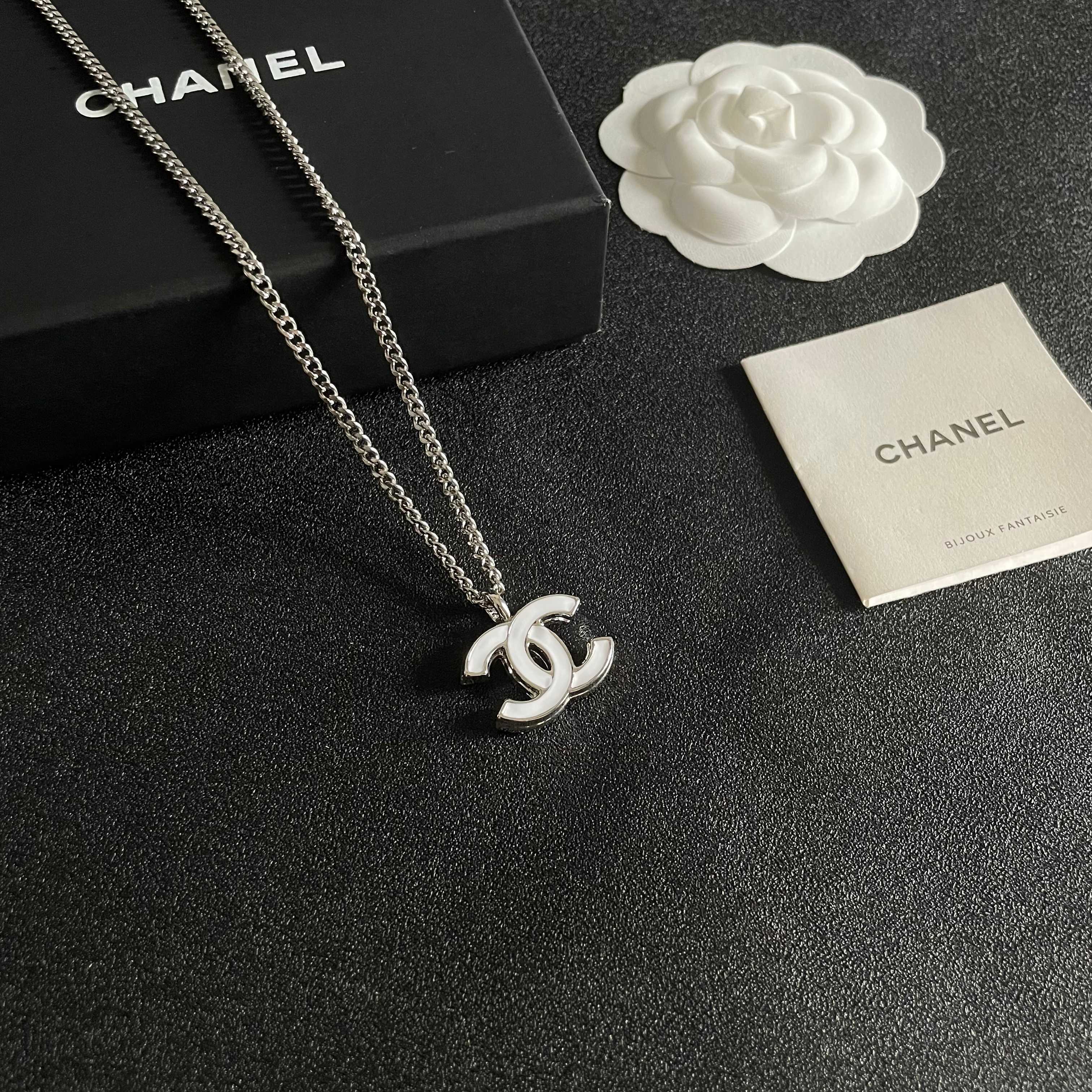 Elegant Silver CC Logo Enamel Pendant Necklace for Women