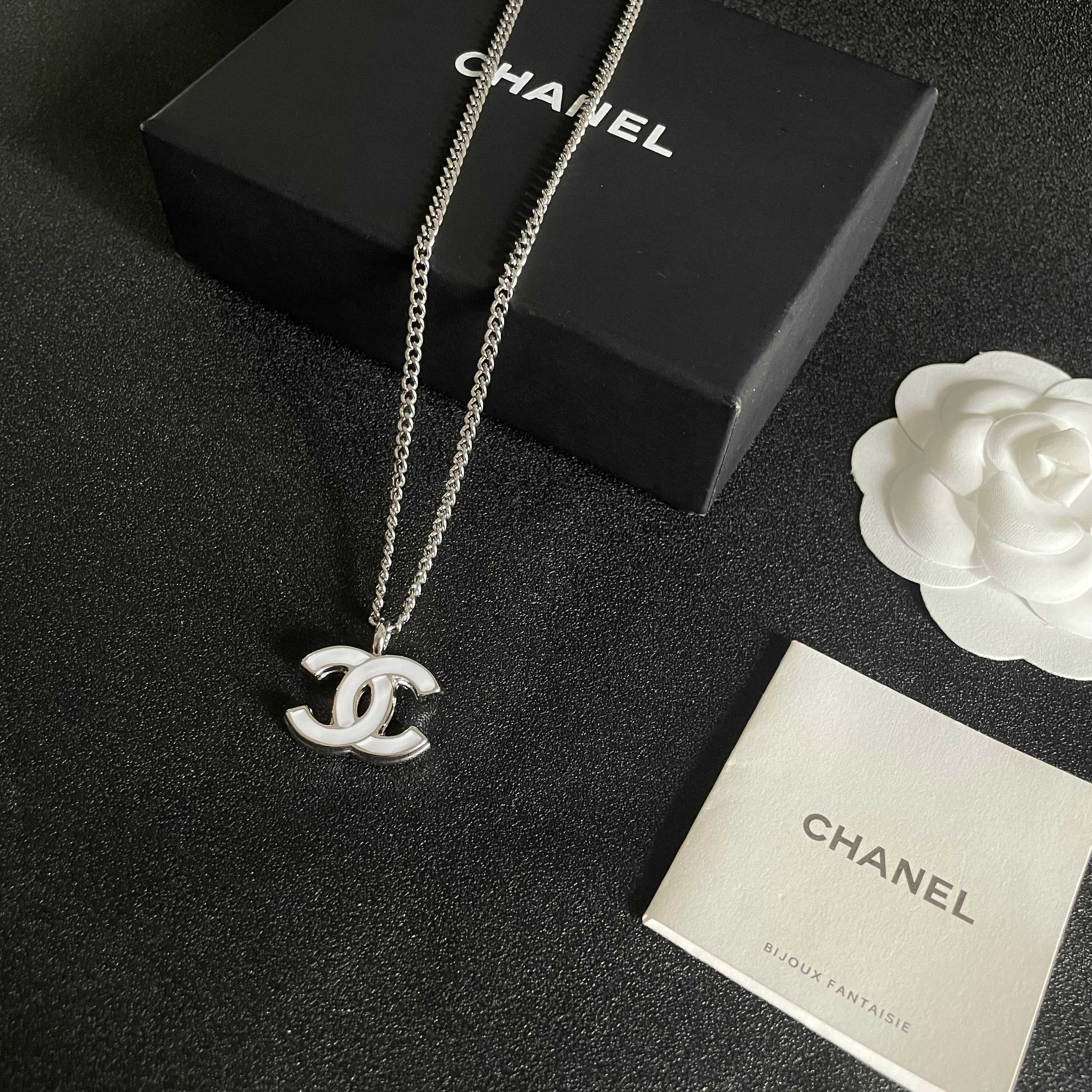 Elegant Silver CC Logo Enamel Pendant Necklace for Women