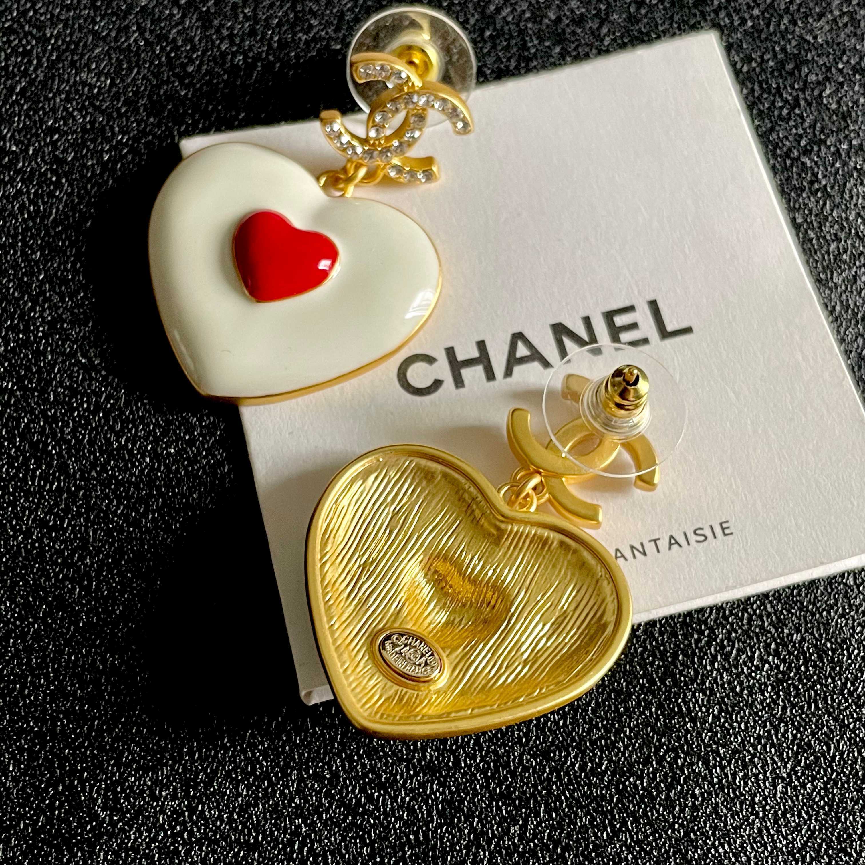 Luxury Crystal CC Logo Heart Dangle Earrings - Cream & Red