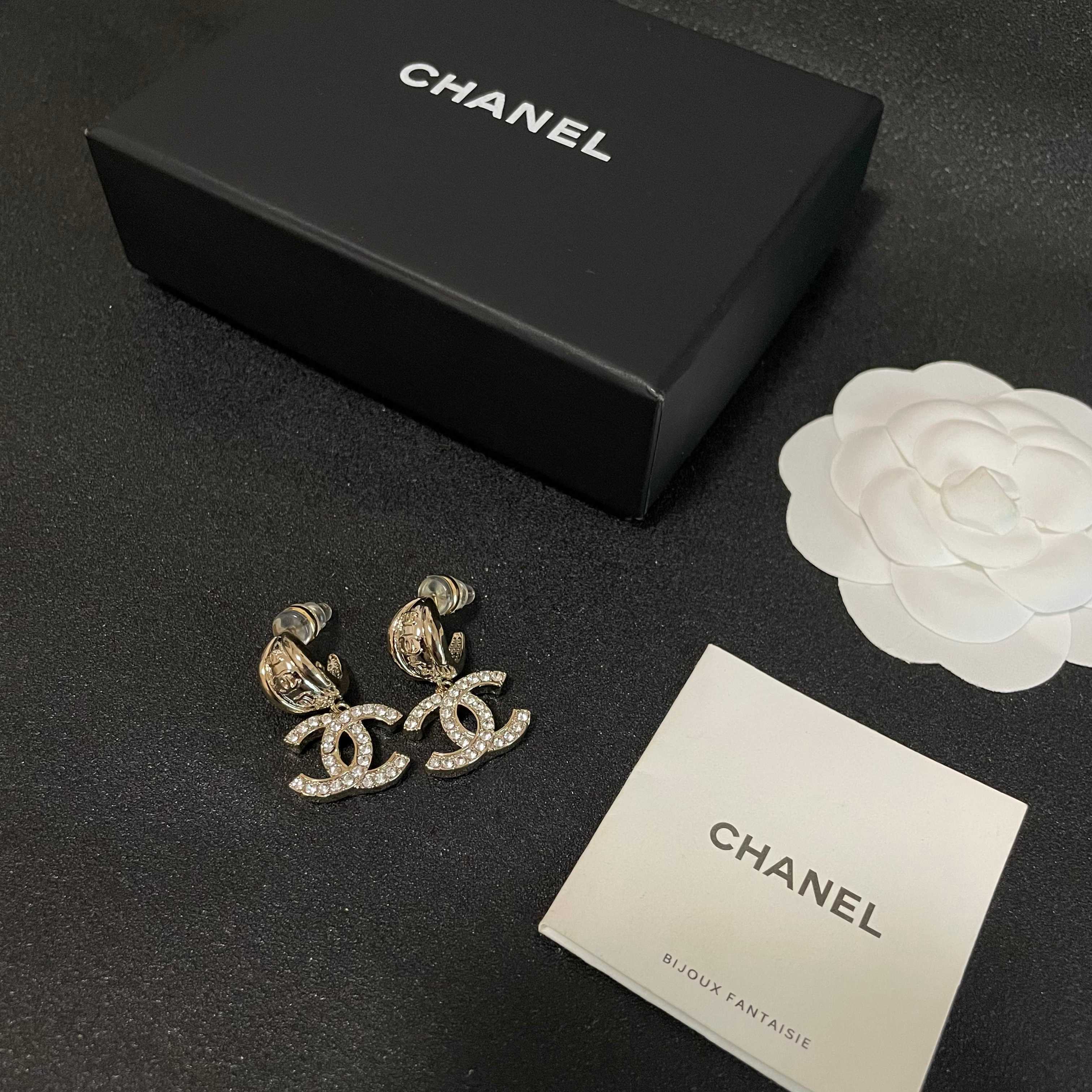 Sparkling Crystal CC Logo Drop Earrings - Elegant Silver Finish