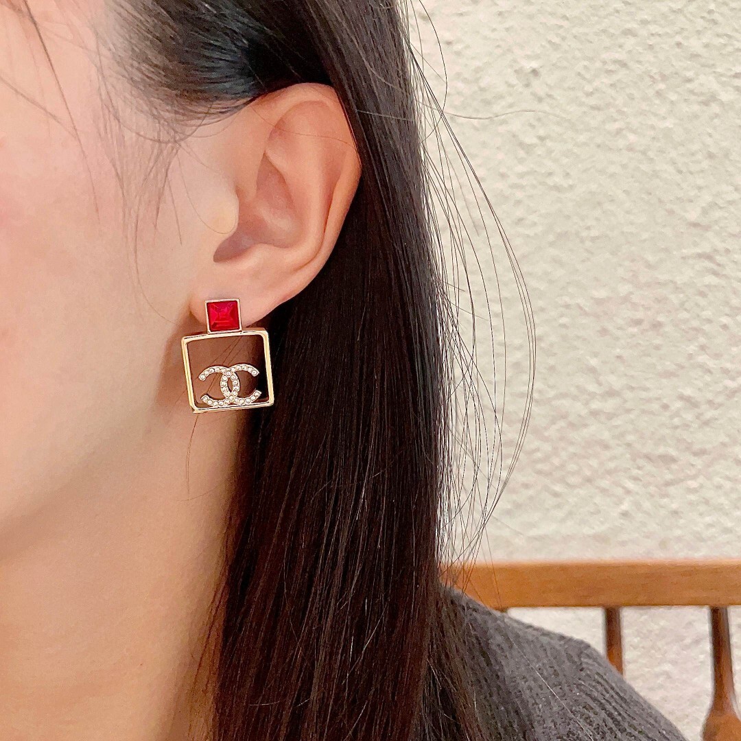 Luxury Perfume Bottle Stud Earrings with Red Crystal & Rhinestones