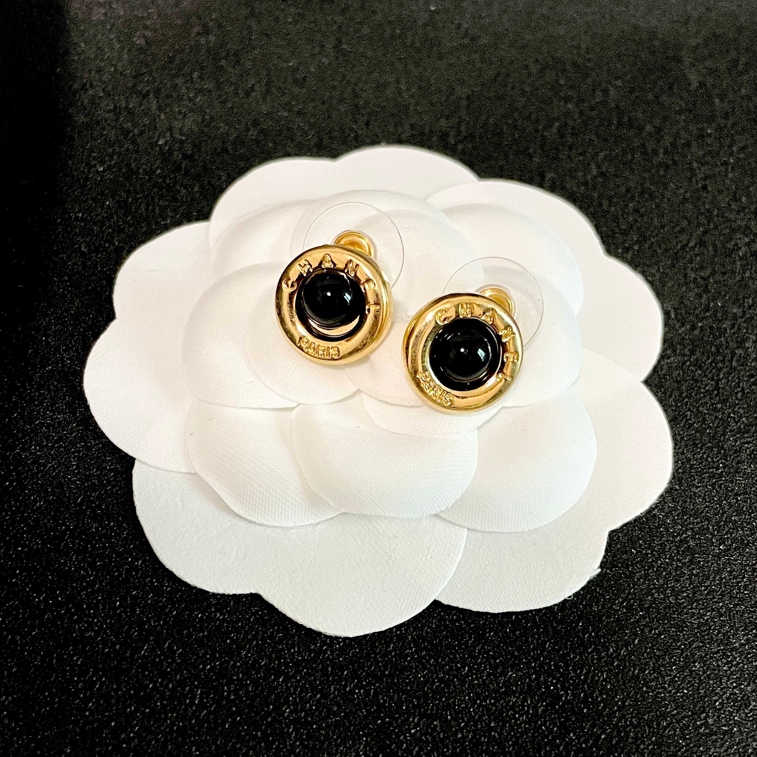 Vintage Paris Style Gold Stud Earrings with Black Onyx Inlay