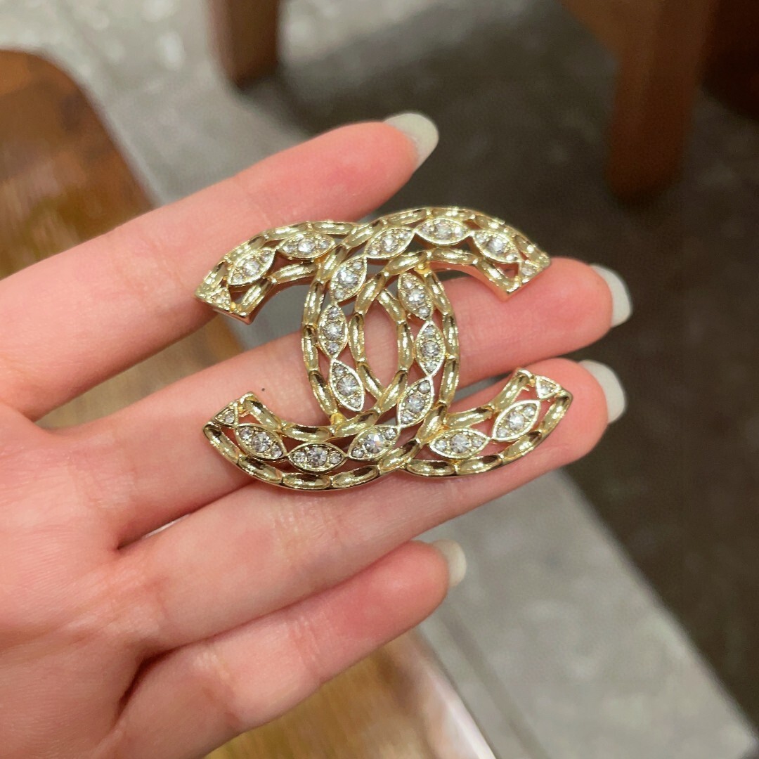 Luxury Gold Crystal Double C Brooch Pin for Blazers & Suits