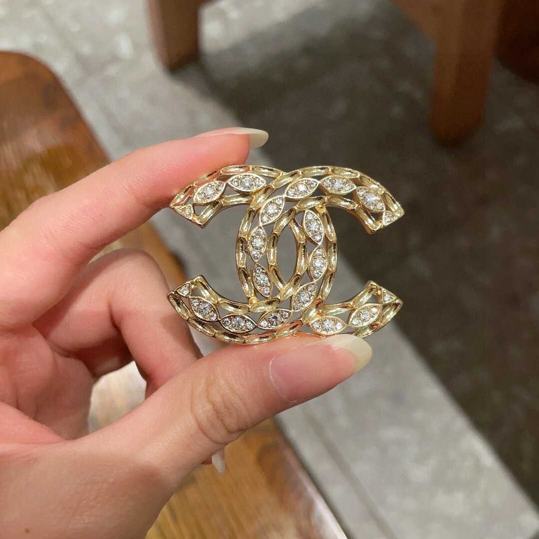 Luxury Gold Crystal Double C Brooch Pin for Blazers & Suits