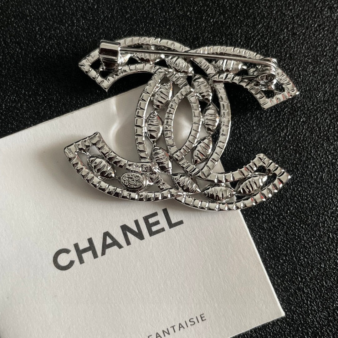 Luxury Designer Style Crystal Brooch - Elegant CC Logo Lapel Pin
