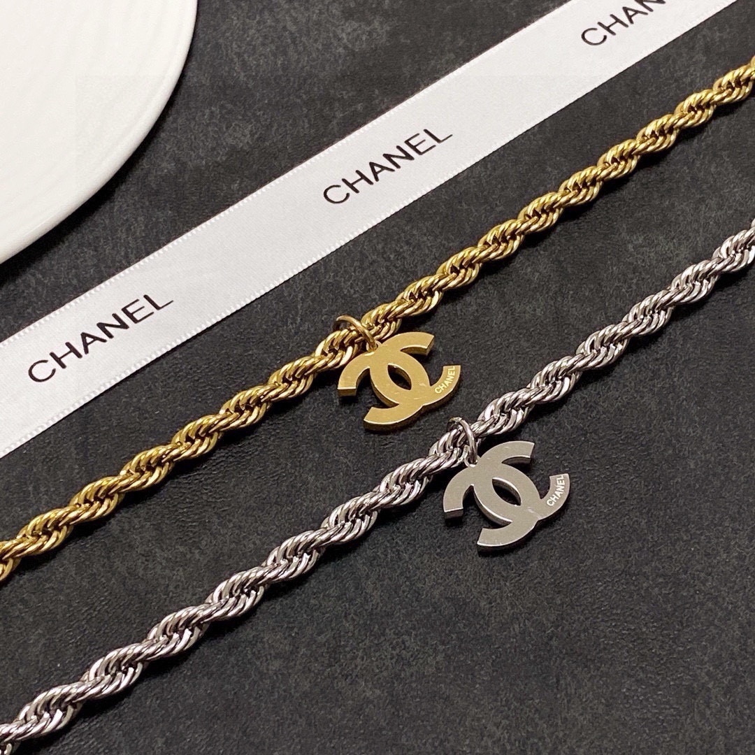 Elegant CC Logo Twisted Rope Chain Necklace - Gold & Silver