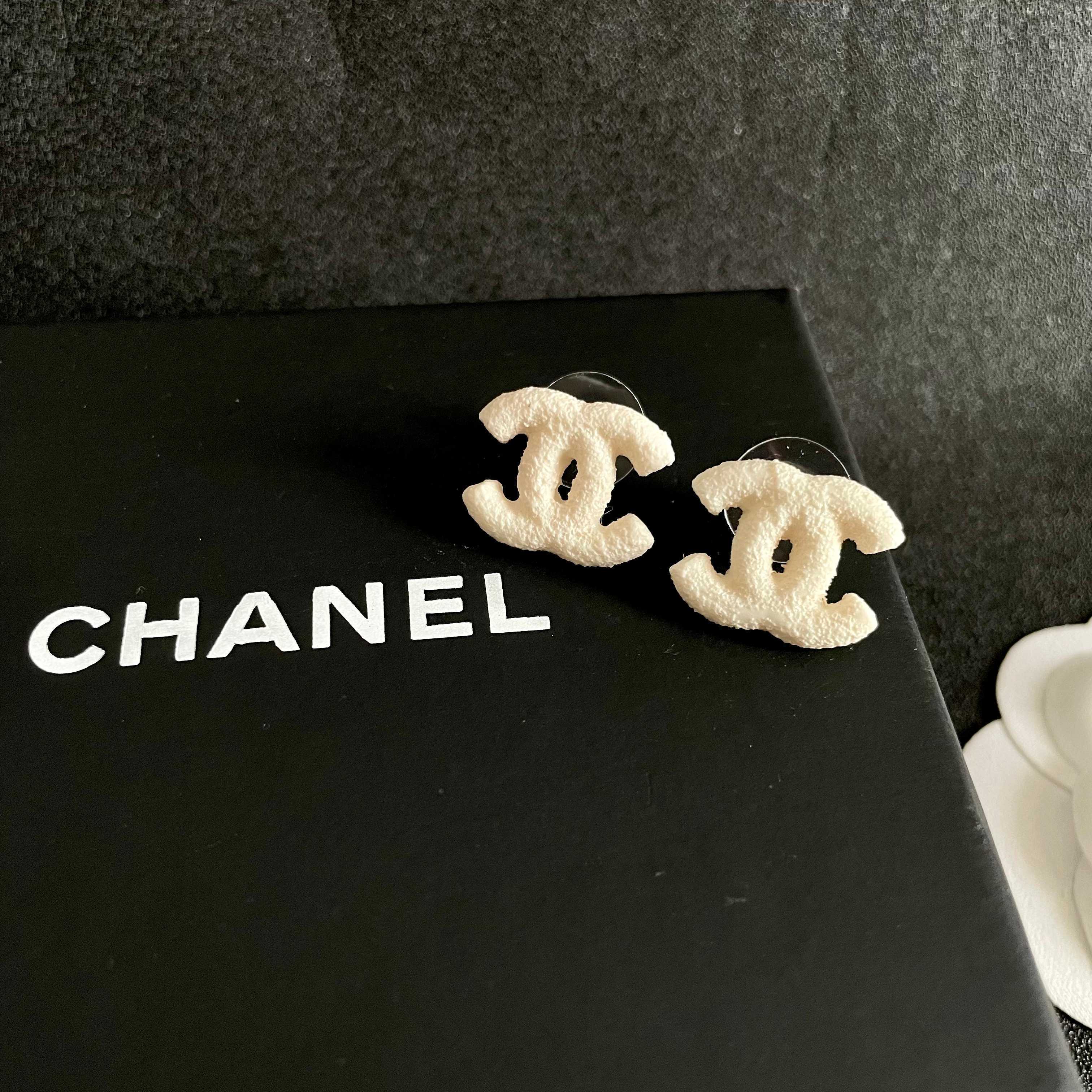 Elegant Matte Pink Double C Logo Stud Earrings - Chic Women Jewelry