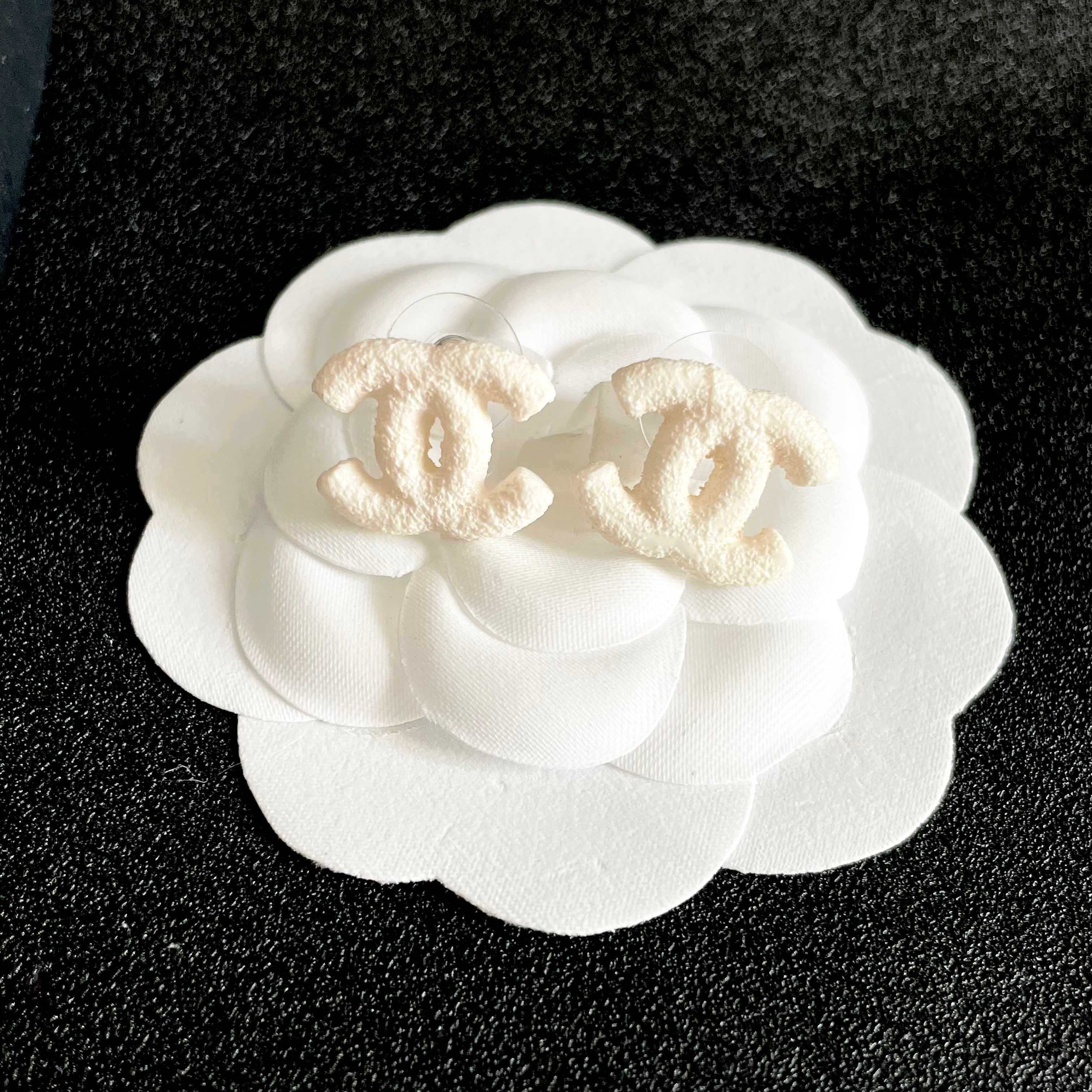 Elegant Matte Pink Double C Logo Stud Earrings - Chic Women Jewelry