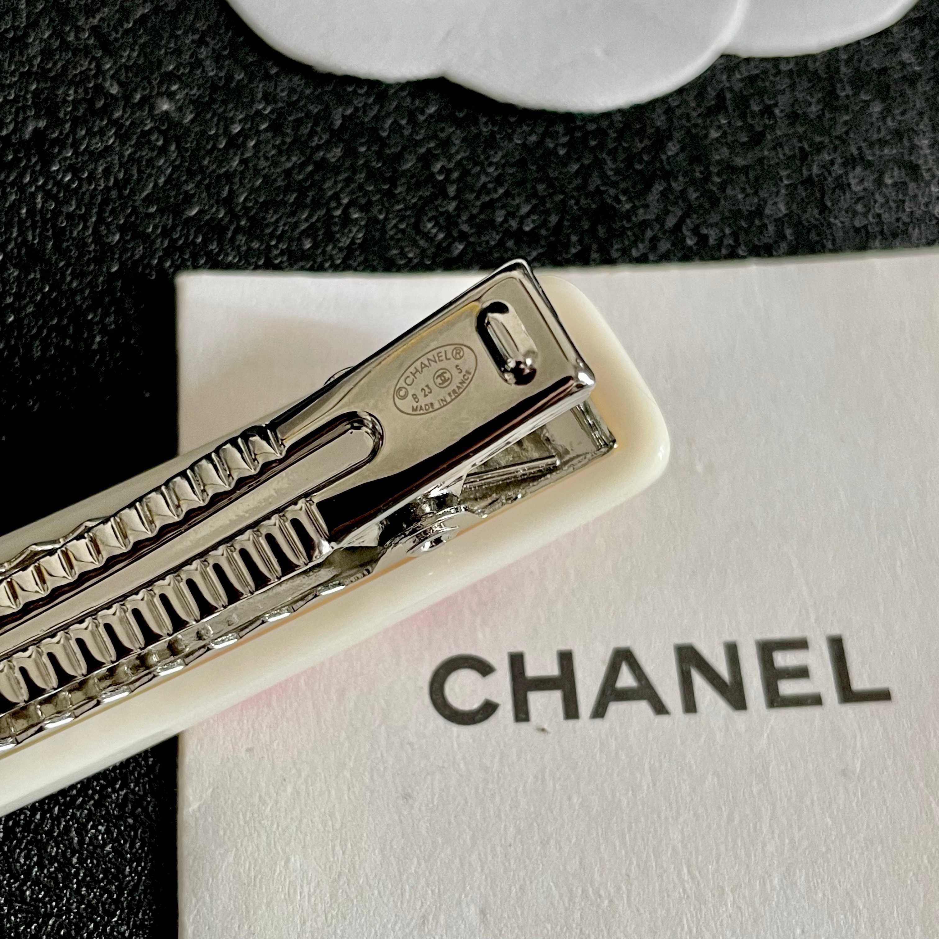 Chic COCO Designer Style White & Red Hair Clip Barrette