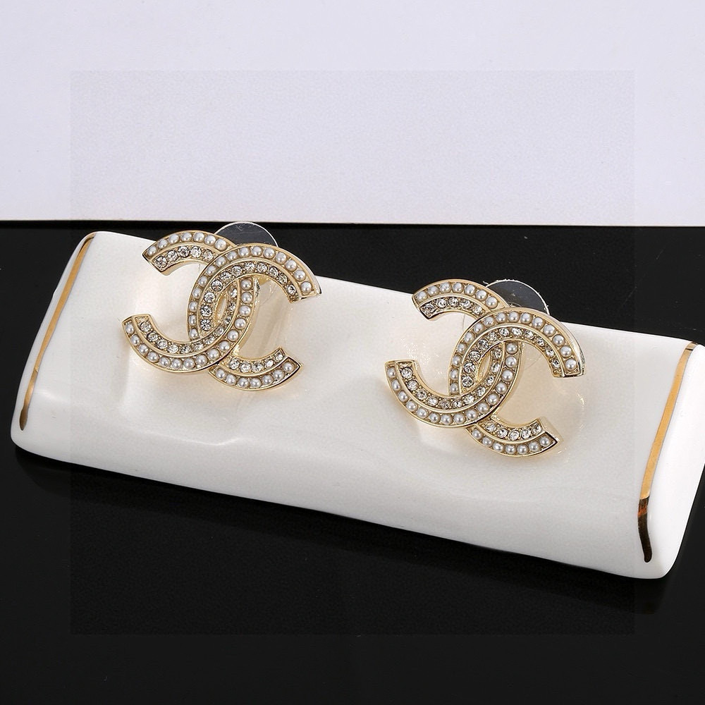 Luxury Crystal & Pearl CC Logo Stud Earrings in Gold Tone
