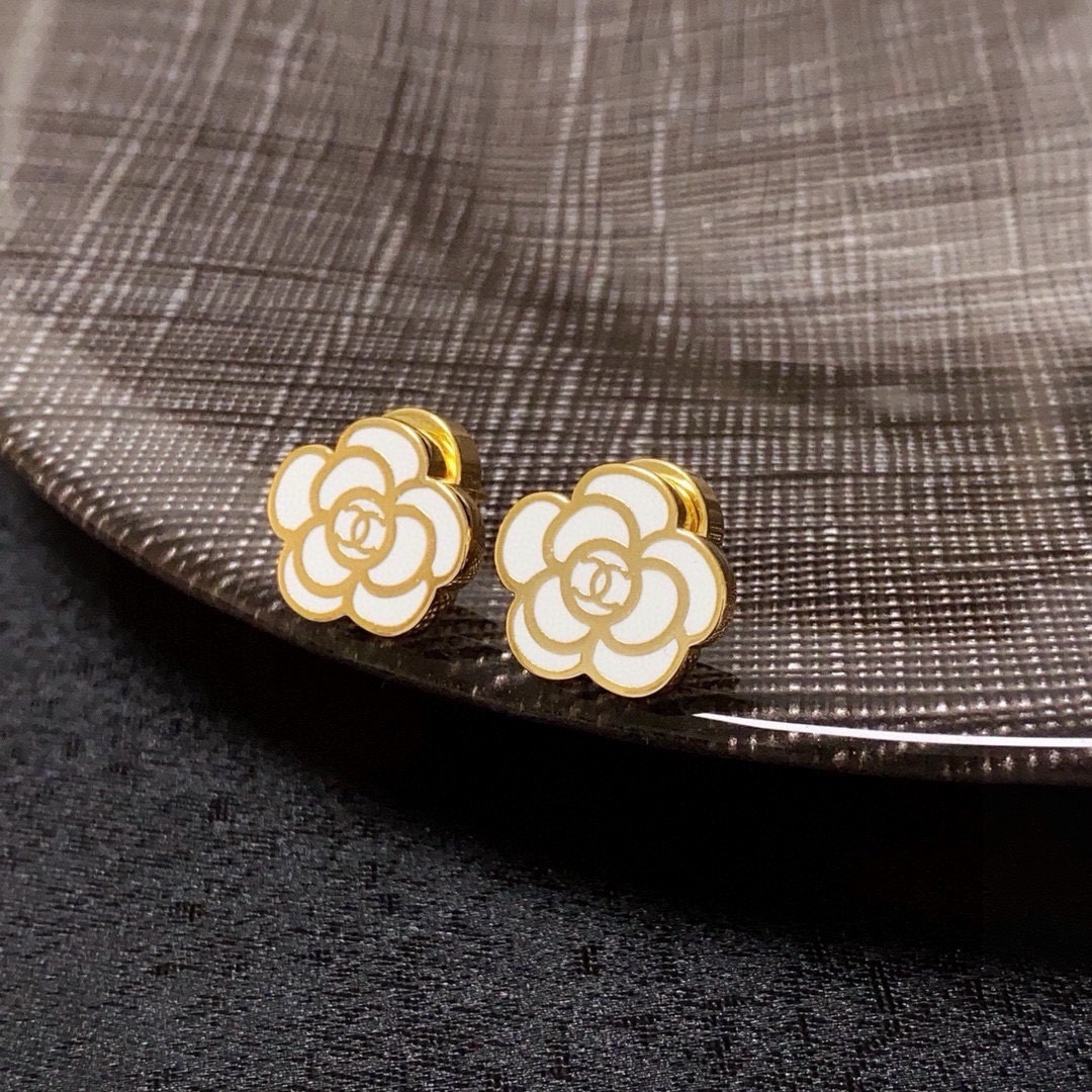 Elegant Camellia Flower Stud Earrings - Vintage Floral Jewelry