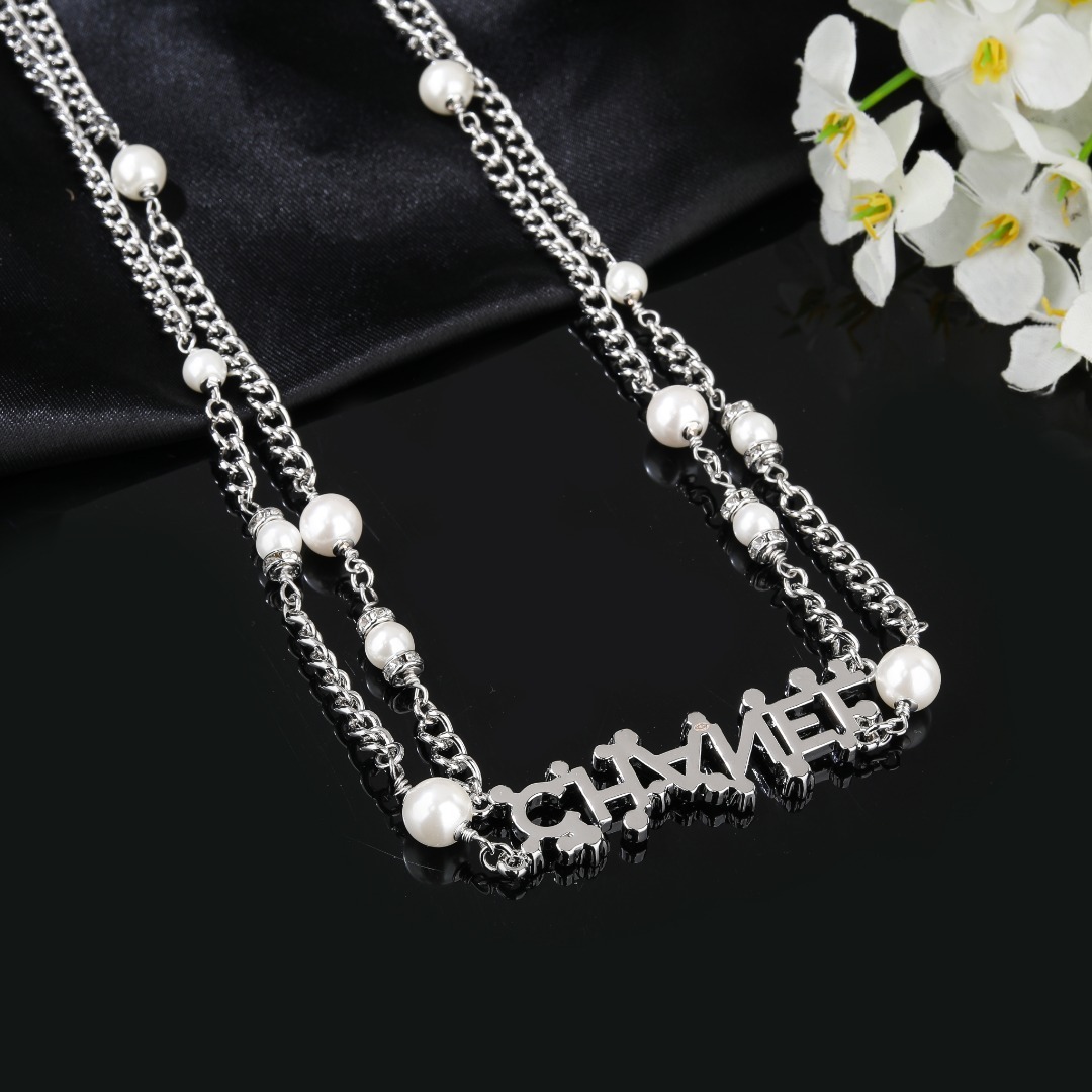 Elegant Silver Pearl Chain Belt with Rhinestone Lettering for Women