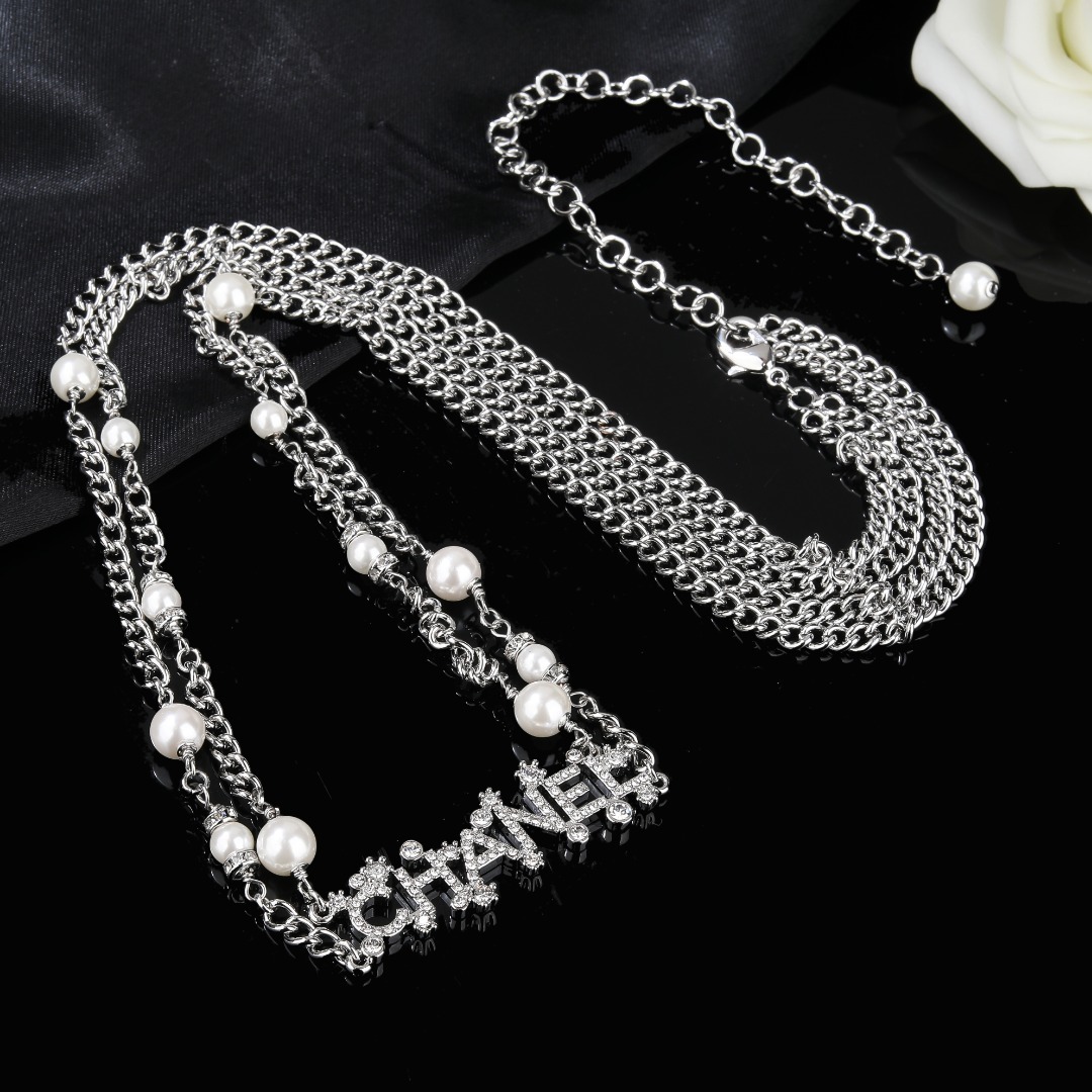 Elegant Silver Pearl Chain Belt with Rhinestone Lettering for Women