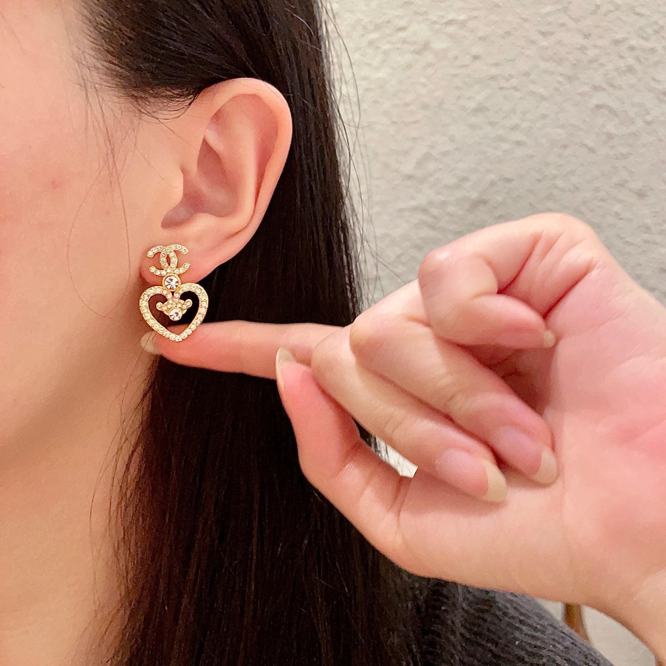 Elegant Crystal Heart Logo Drop Earrings - Gold Tone Fashion Jewelry