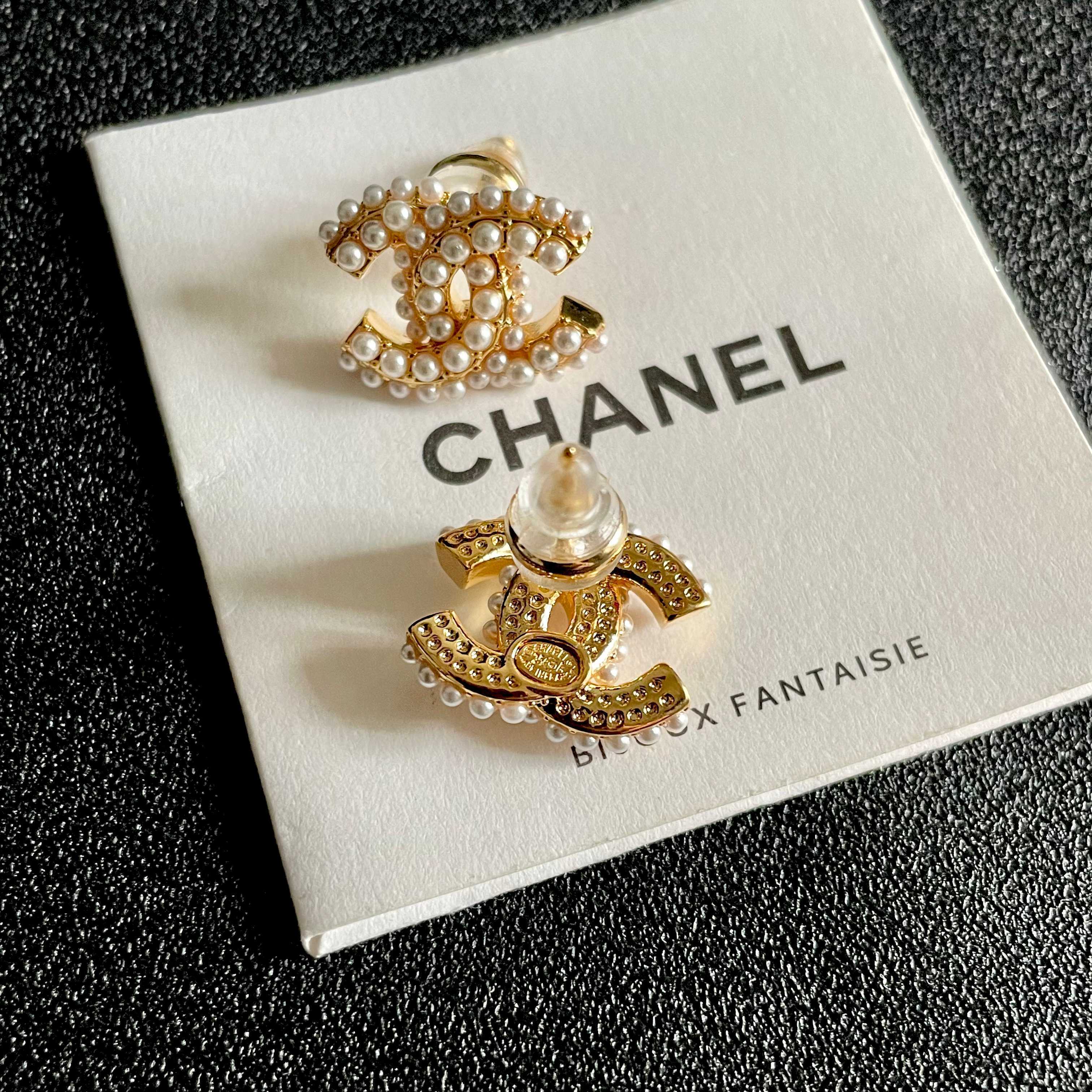 Luxury Pearl Interlocking C Logo Stud Earrings - Vintage Gold Finish