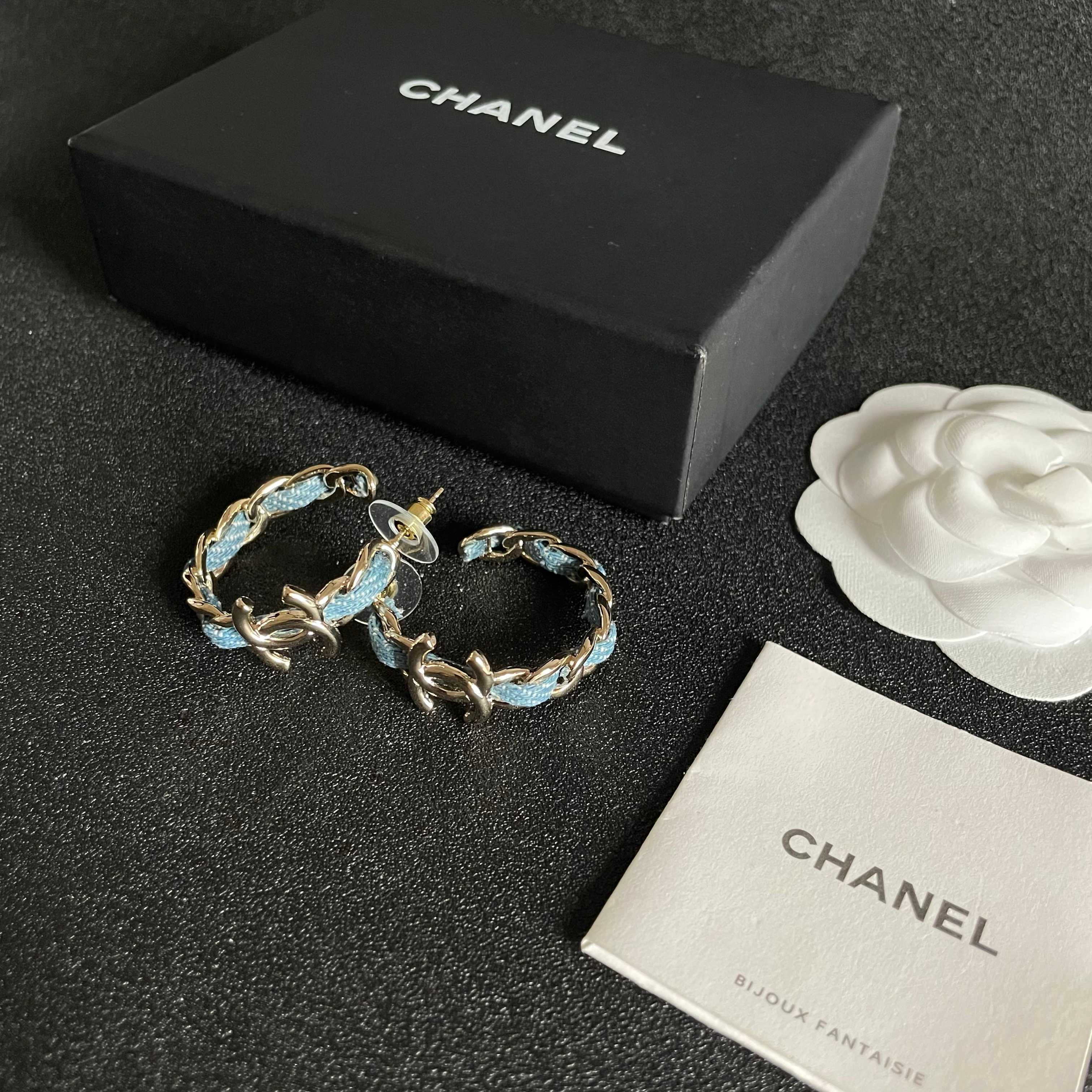 Elegant Gold Chain & Denim Intertwined CC Logo Hoop Earrings