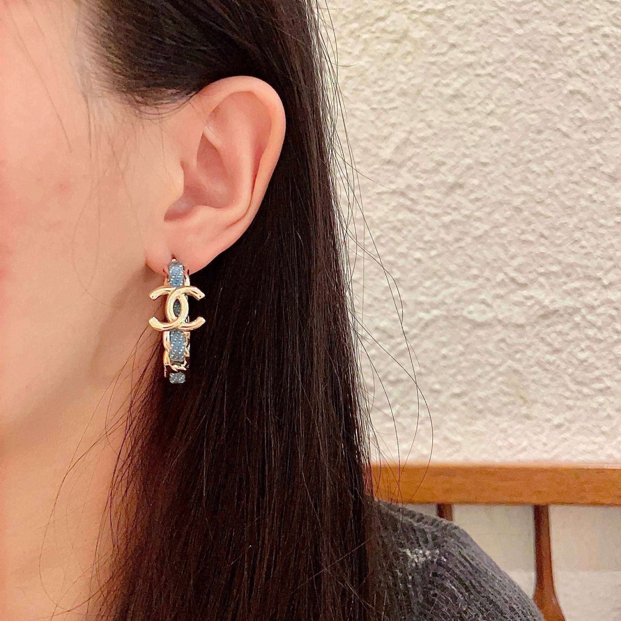Elegant Gold Chain & Denim Intertwined CC Logo Hoop Earrings