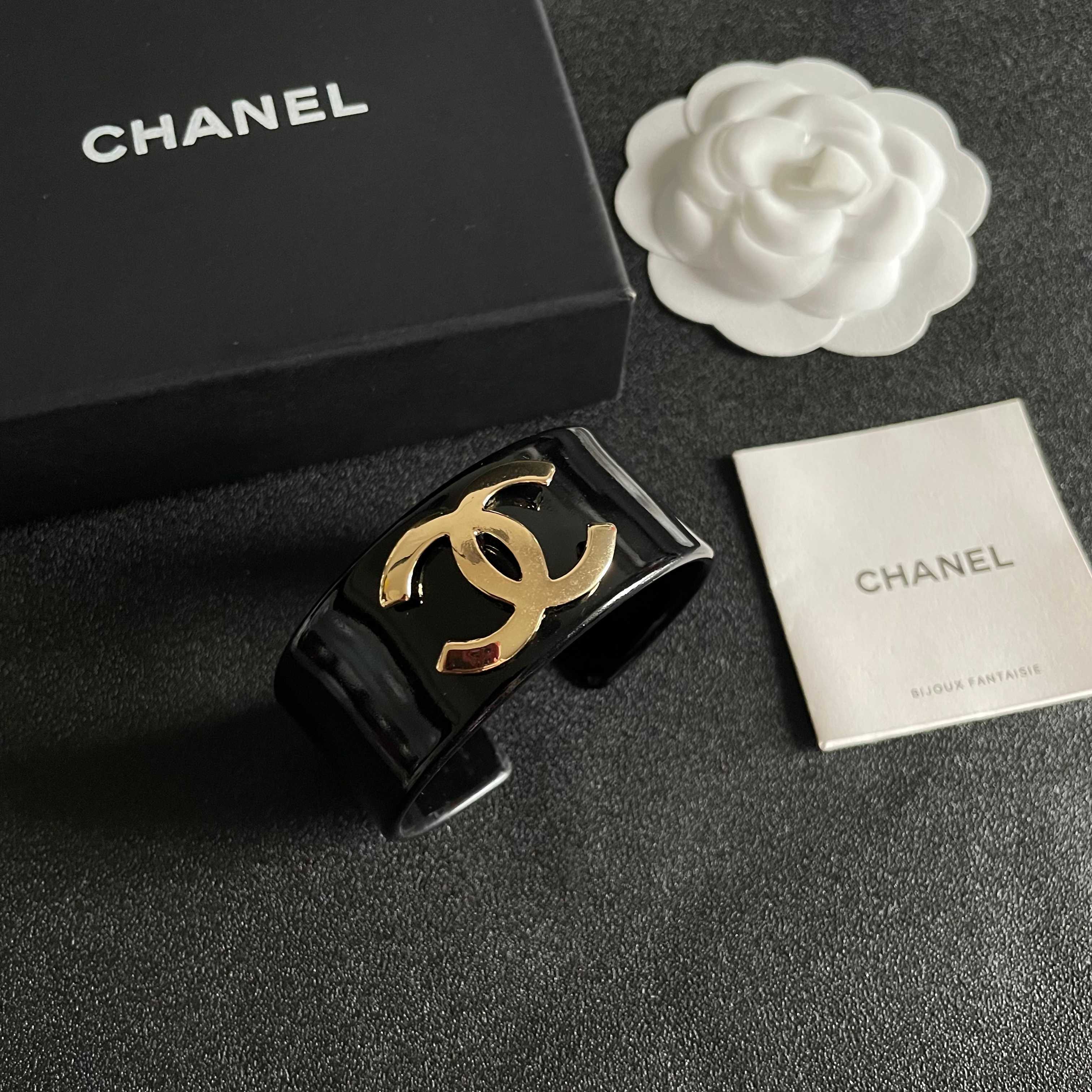 Chanel Resin Cuff Bangle with Gold CC Logo - Black & White