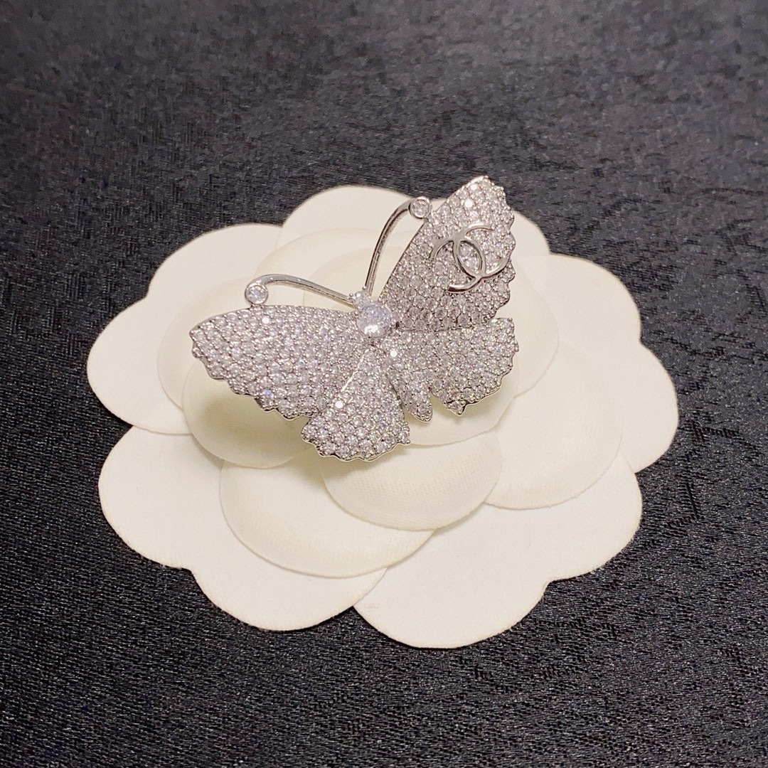 Elegant Crystal Butterfly Pin Brooch for Suits and Dresses