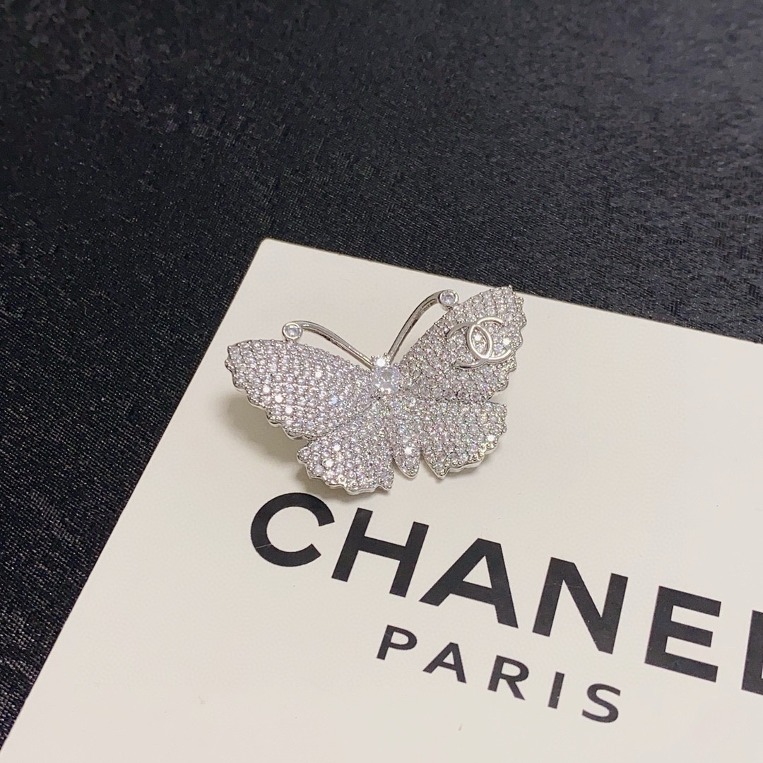 Elegant Crystal Butterfly Pin Brooch for Suits and Dresses