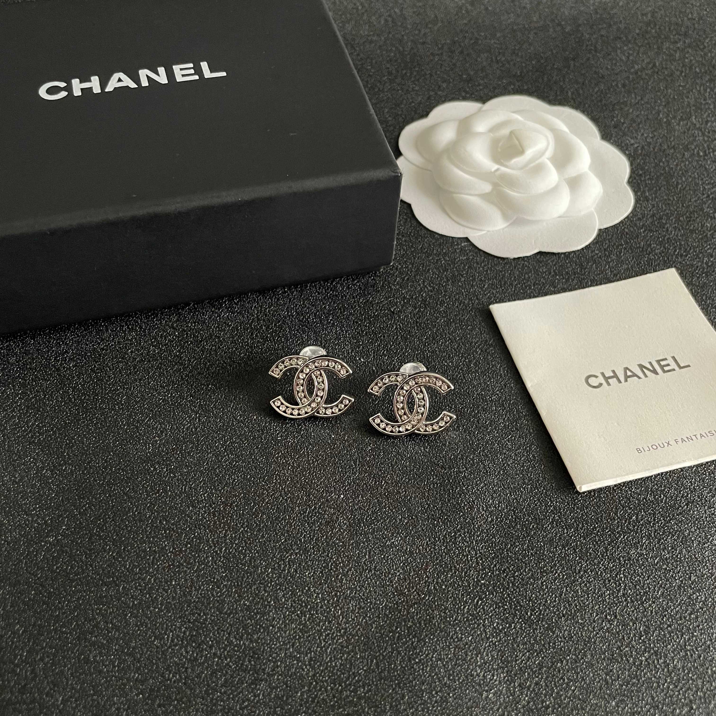 Luxury Crystal Double C Stud Earrings - Sparkling Silver Jewelry